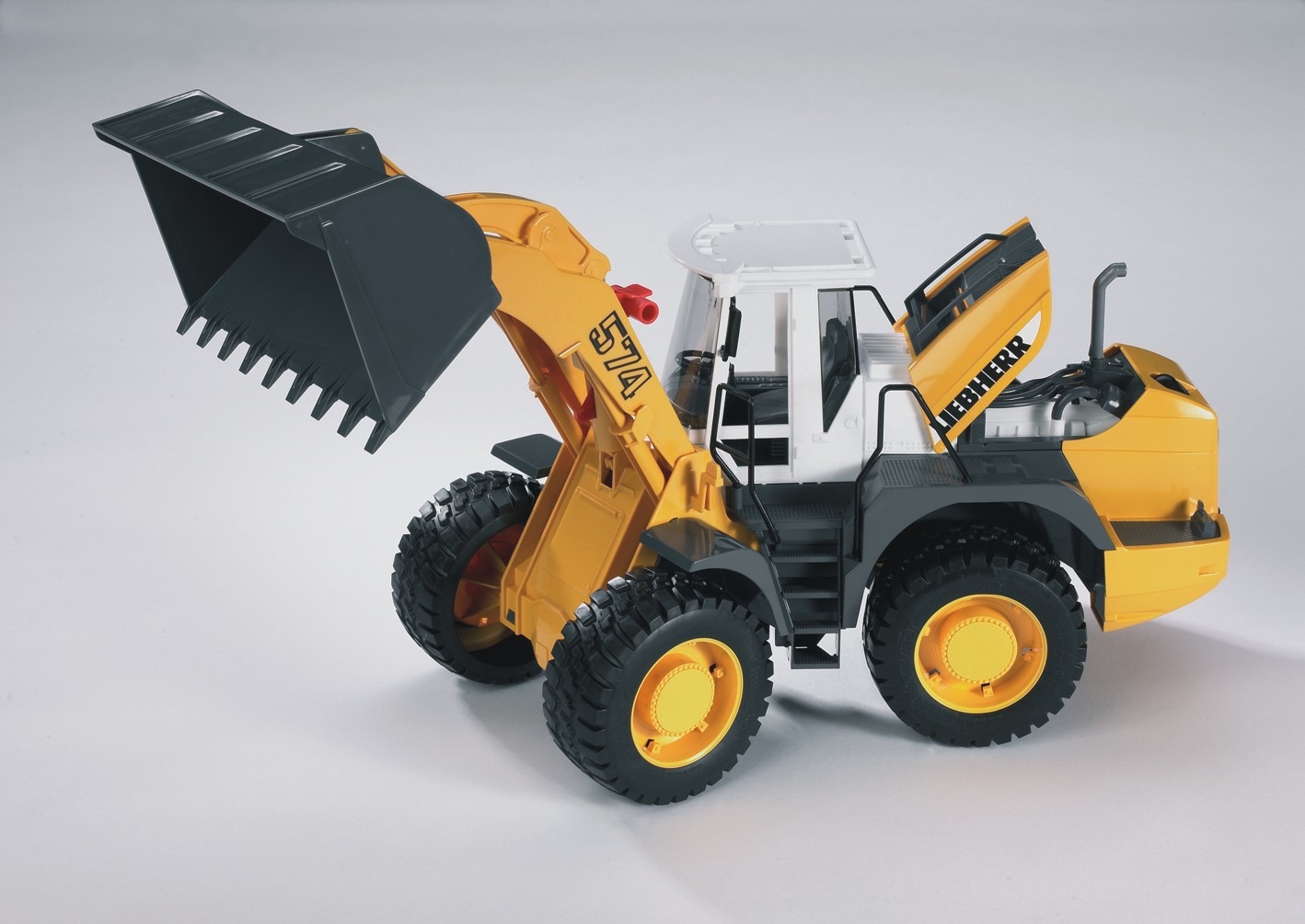 Bruder® Spielzeug-Radlader »Liebherr Radlader L574 56 cm (02430)«, Made in Europe