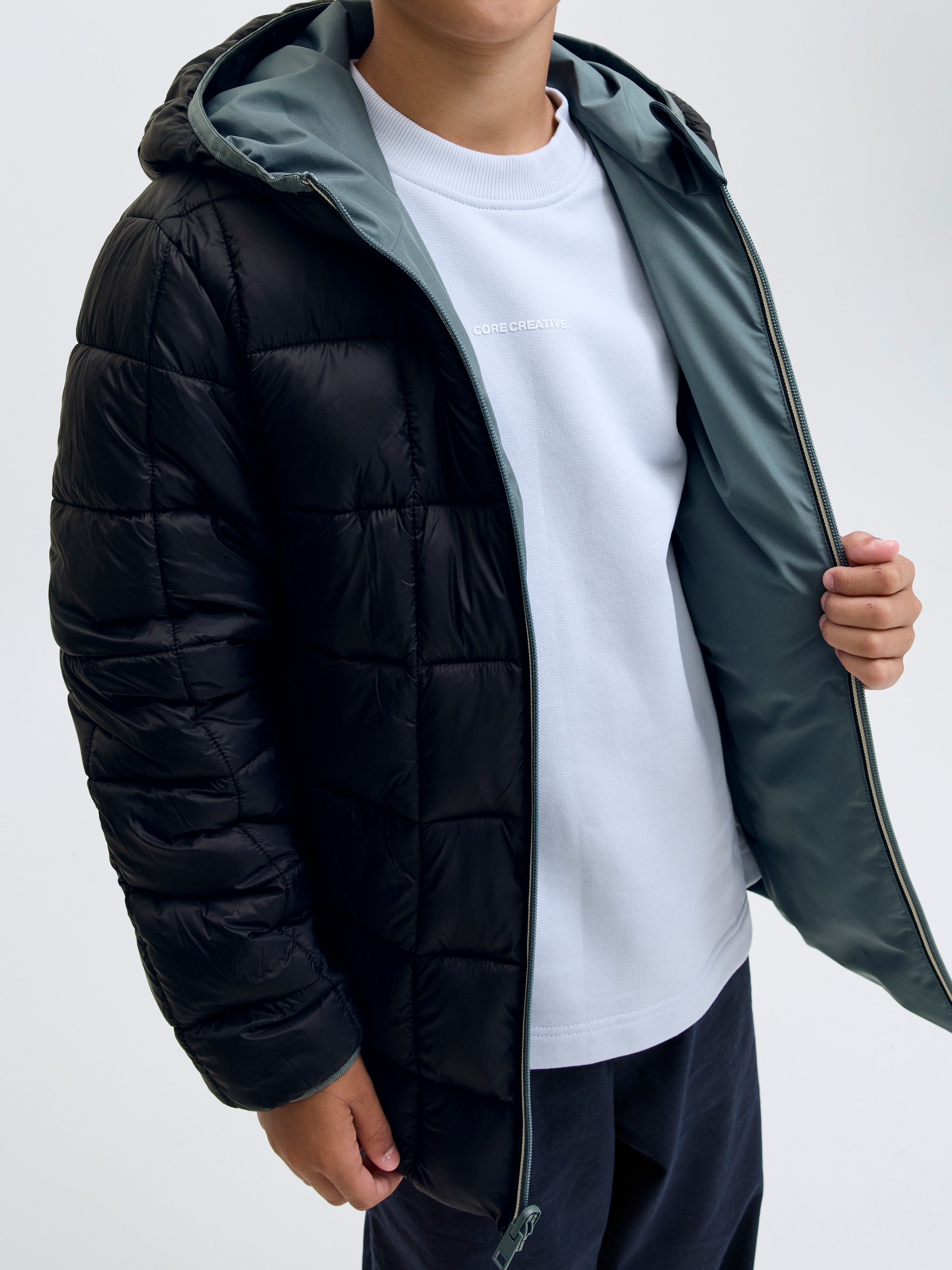 Thumbnail - Jack & Jones Junior Outdoorjacke "JJEBROOK REVERSIBLE JACKET SN JNR" mit Kapuze