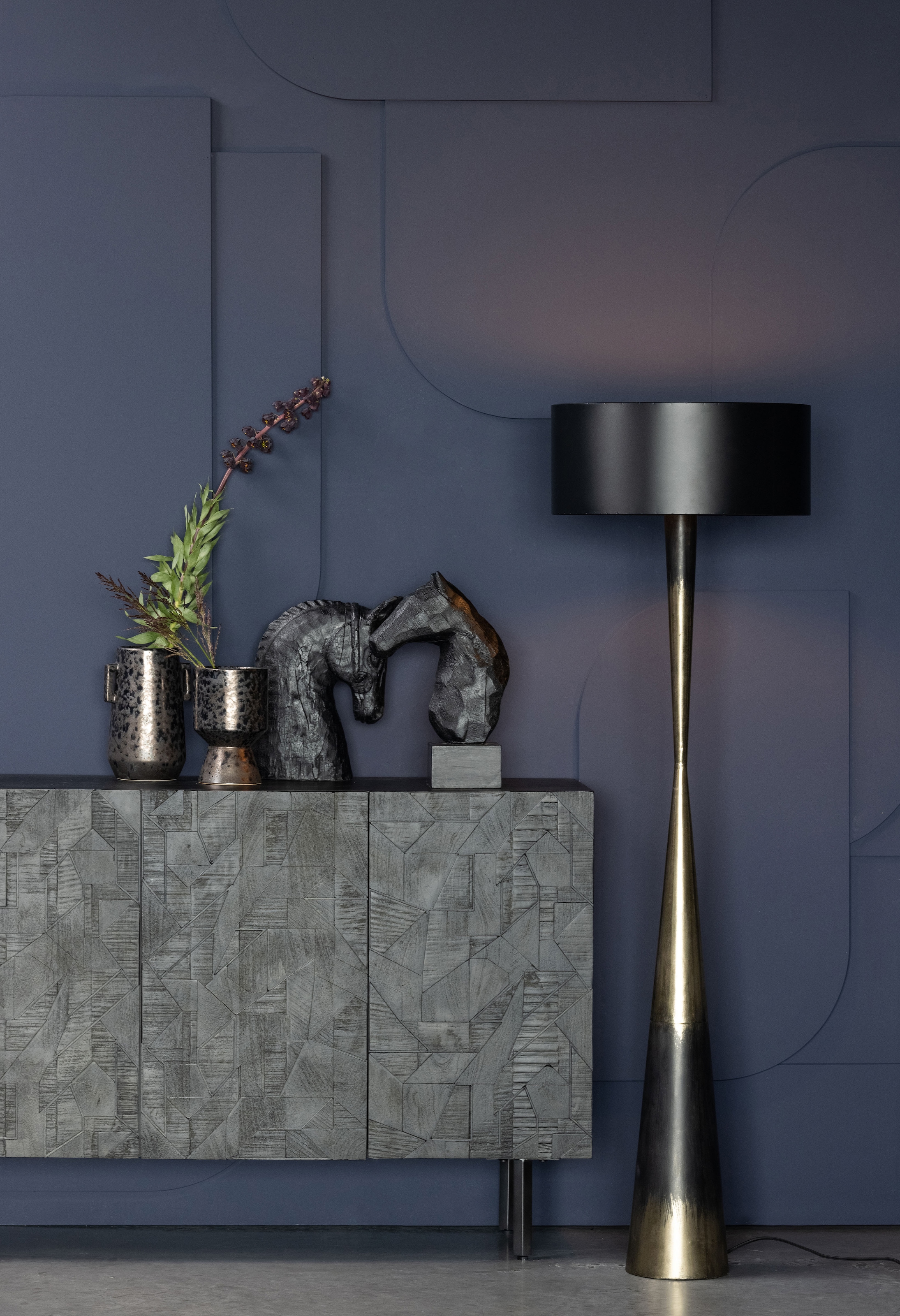 WOOOD Sideboard »Counter mit Massivmangoholz und gefrästen Türen B 160 x T 40 x H 83 cm« Tragkraft 10 kg pro Einlegeboden, Dämpfung Funktion
