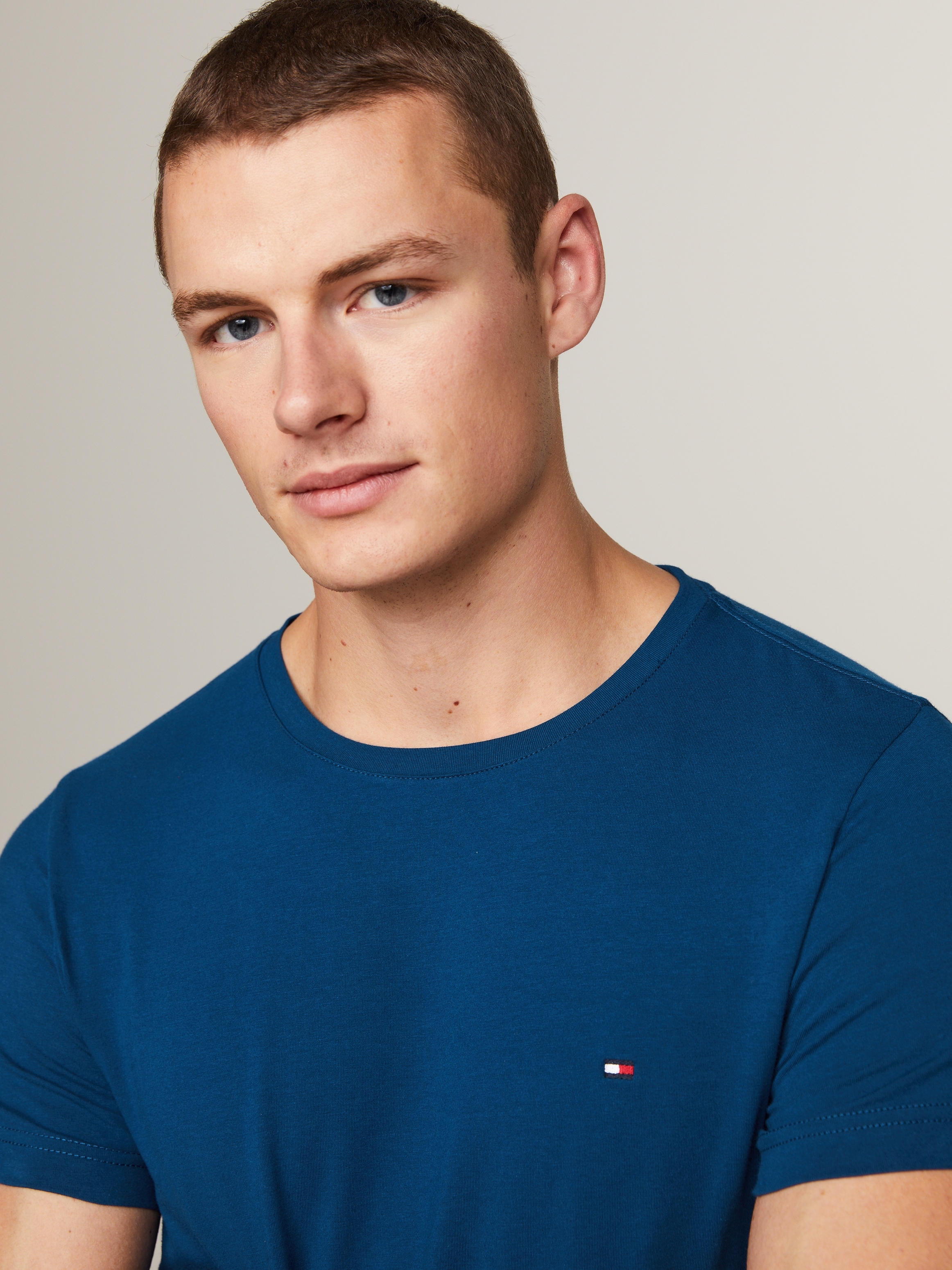 Tommy Hilfiger T-Shirt »STRETCH SLIM FIT TEE«, mit Rundhalsausschnitt