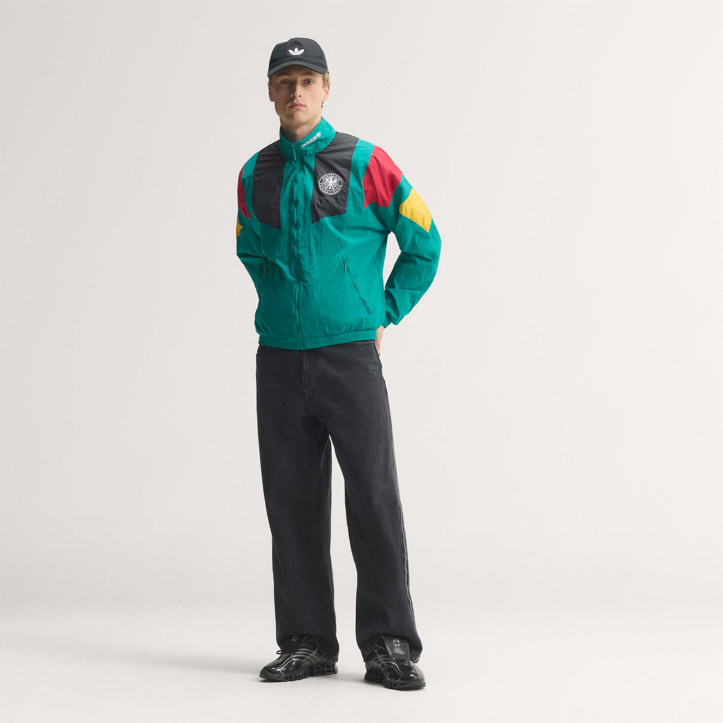 adidas Performance Trainingsjacke »DEUTSCHLAND EQT« mit hohem Kragen, lockere Passform, mit Reißverschluss