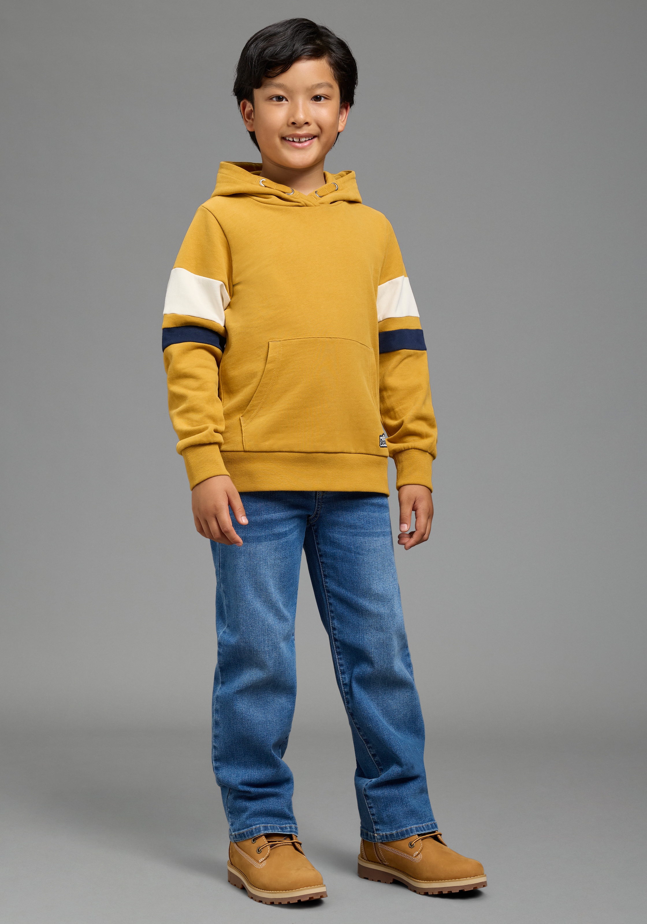 Scout Kapuzensweatshirt »Hoodie in colorblocking Look - NEU von SCOUT«, Sweatshirt mit kontrastfarbigen Ärmeleinsätzen, für Jungen
