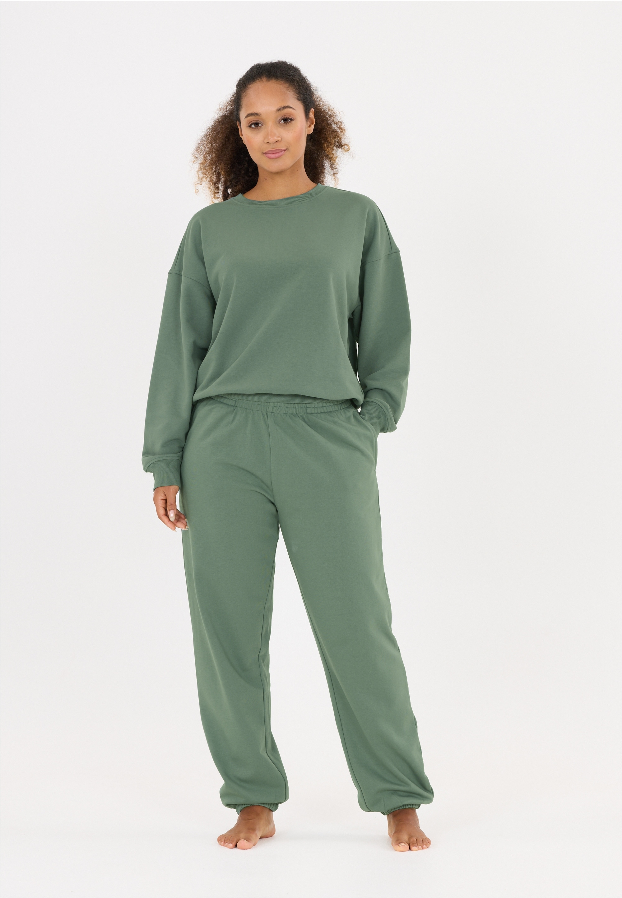 ATHLECIA Sweathose »Crecy«  im entspannten und weichen Design