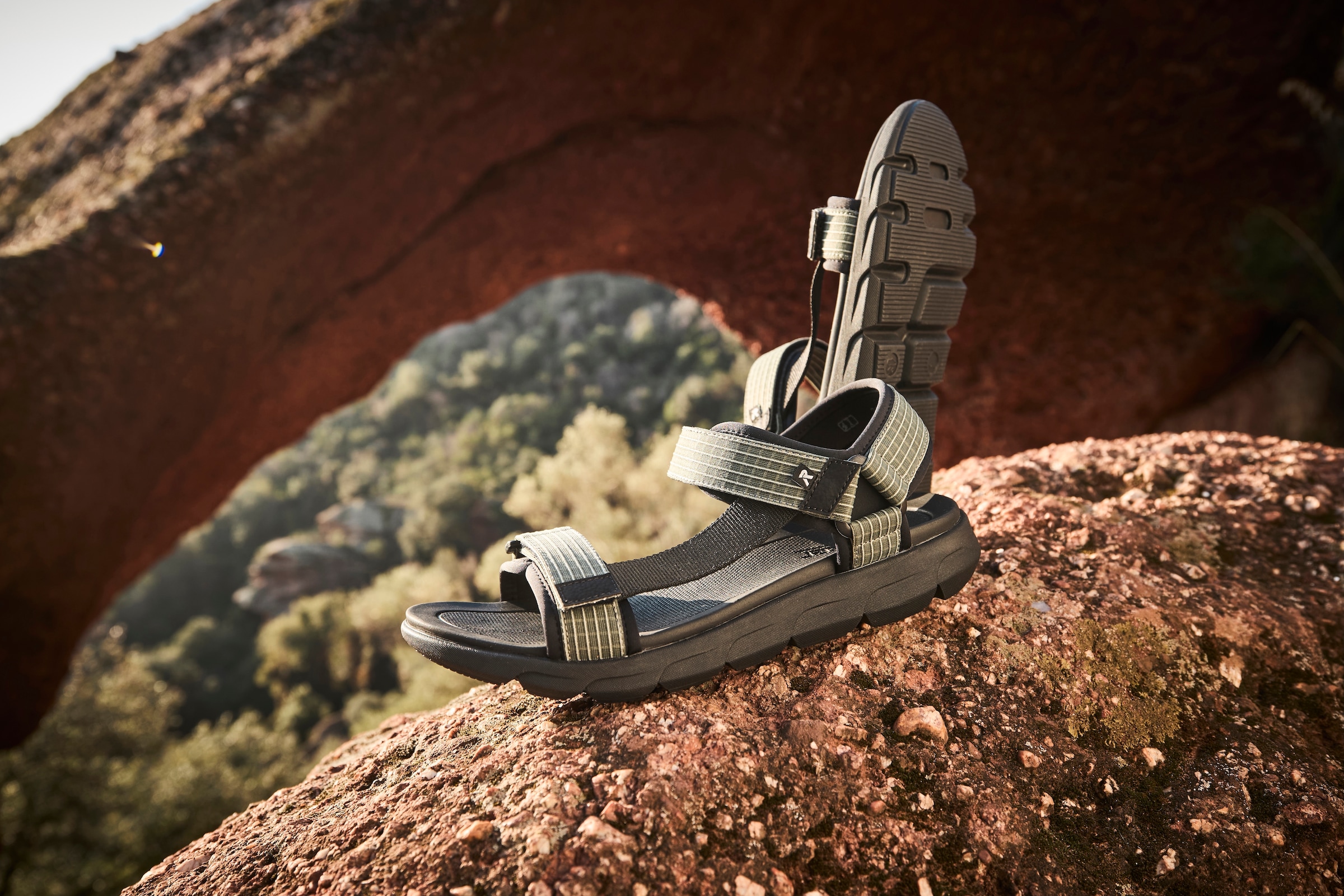 RIEKER Sport Sandale »Orlando«, Outdoorsandale, Sommerschuh, Maschinenwäsche, mit weichem Fußbett