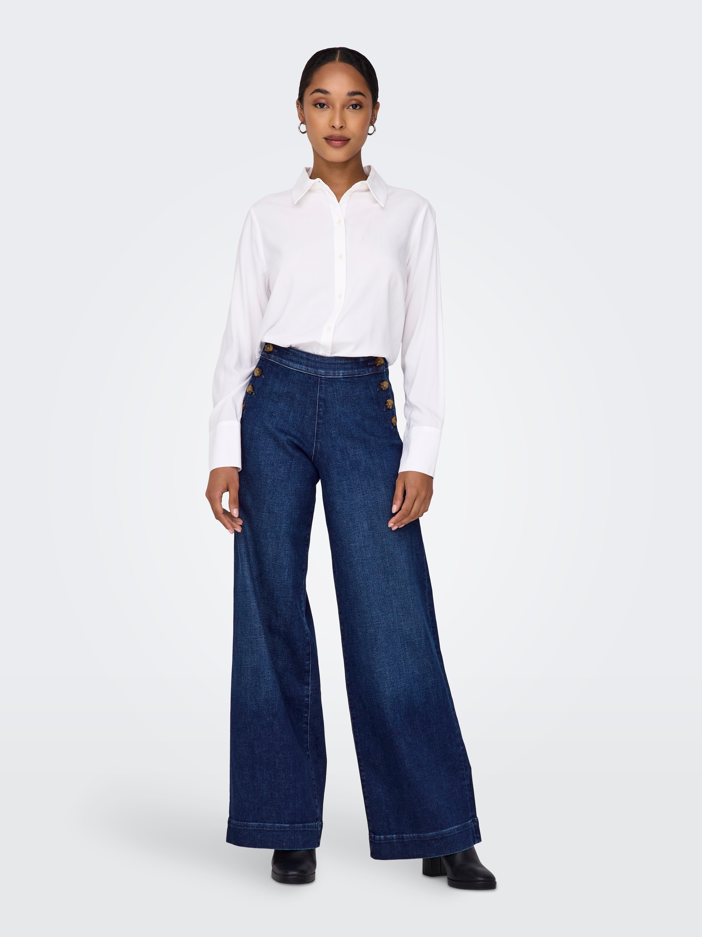 ONLY High-waist-Jeans »ONLMADISON HW BUTTON WIDE DNM GEN533NOOS«, sanft gewaschener dunkler Denim-Look