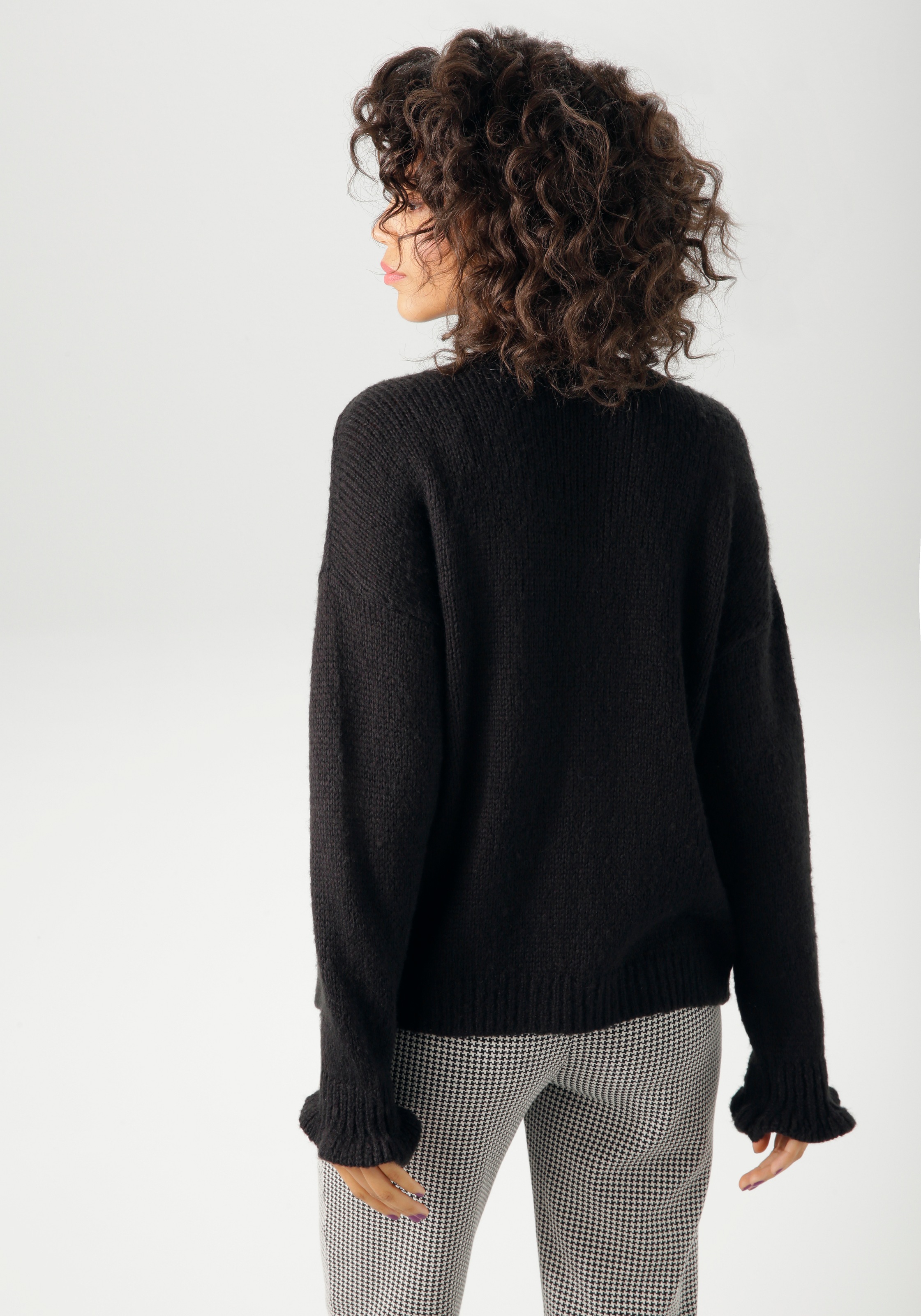 Aniston CASUAL Strickjacke mit trendigen Bindebändern zu schließen günstig online kaufen