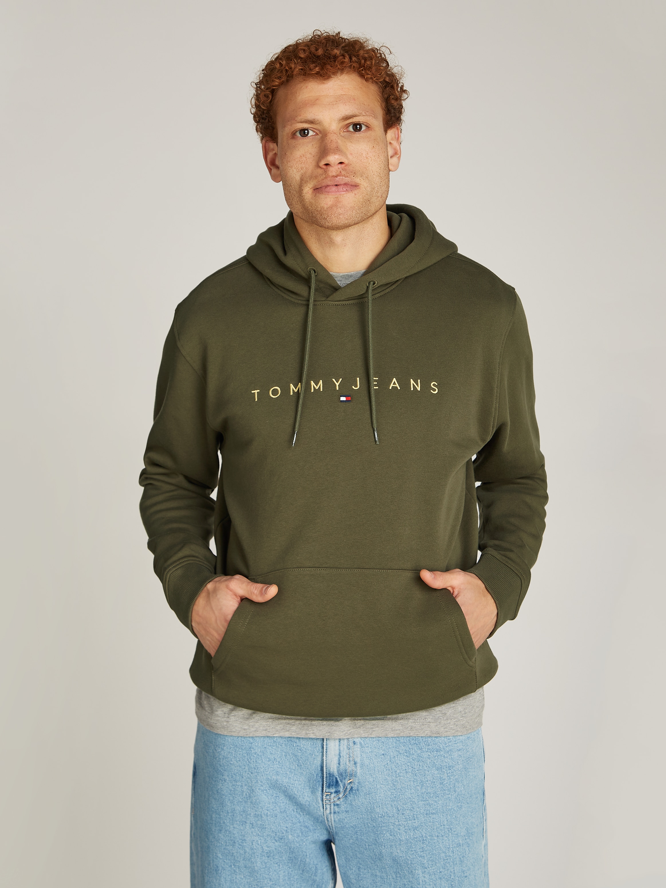 Sweatshirt »TJM REG LINEAR GOLD HOOD EXT«, besticktes Markenlogo auf Brusthöhe