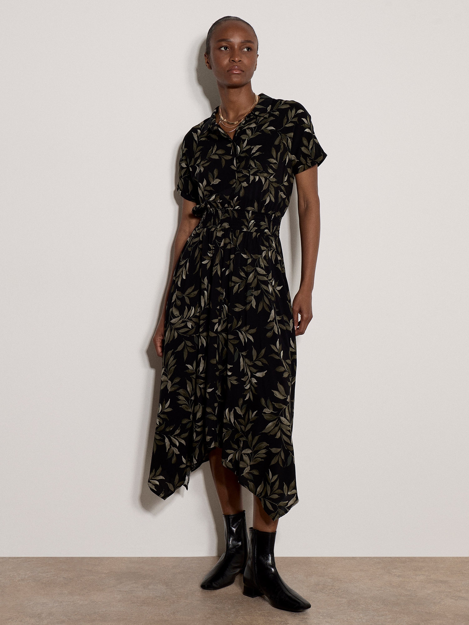 Apricot Midikleid "Midi-Kleid im Blusen-Stil" mit Blattmuster