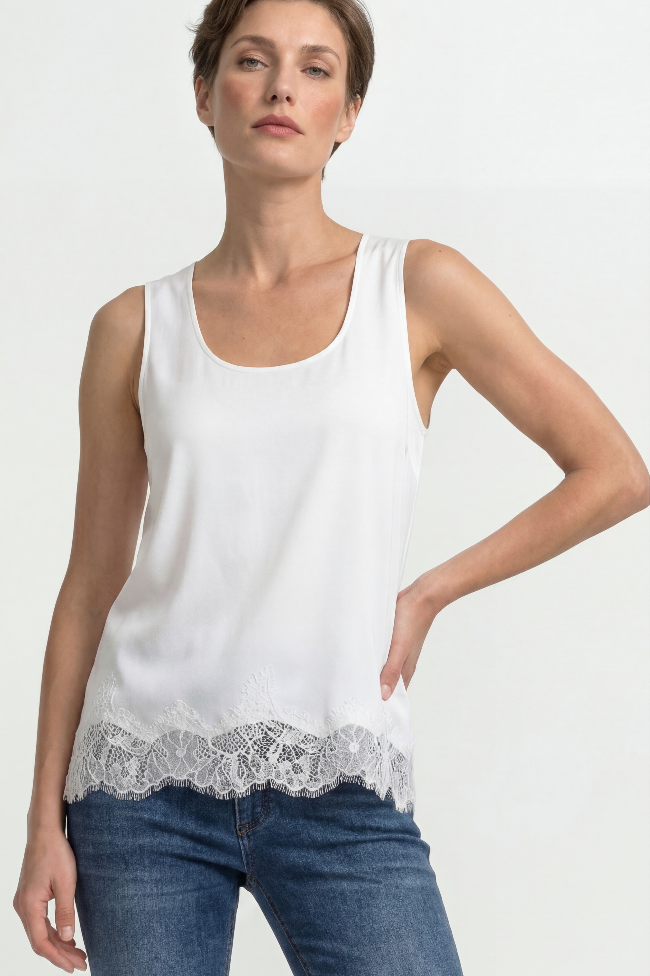 RICHROYAL Shirttop mit Spitzenbesatz am Saum, edle Satin-Optik