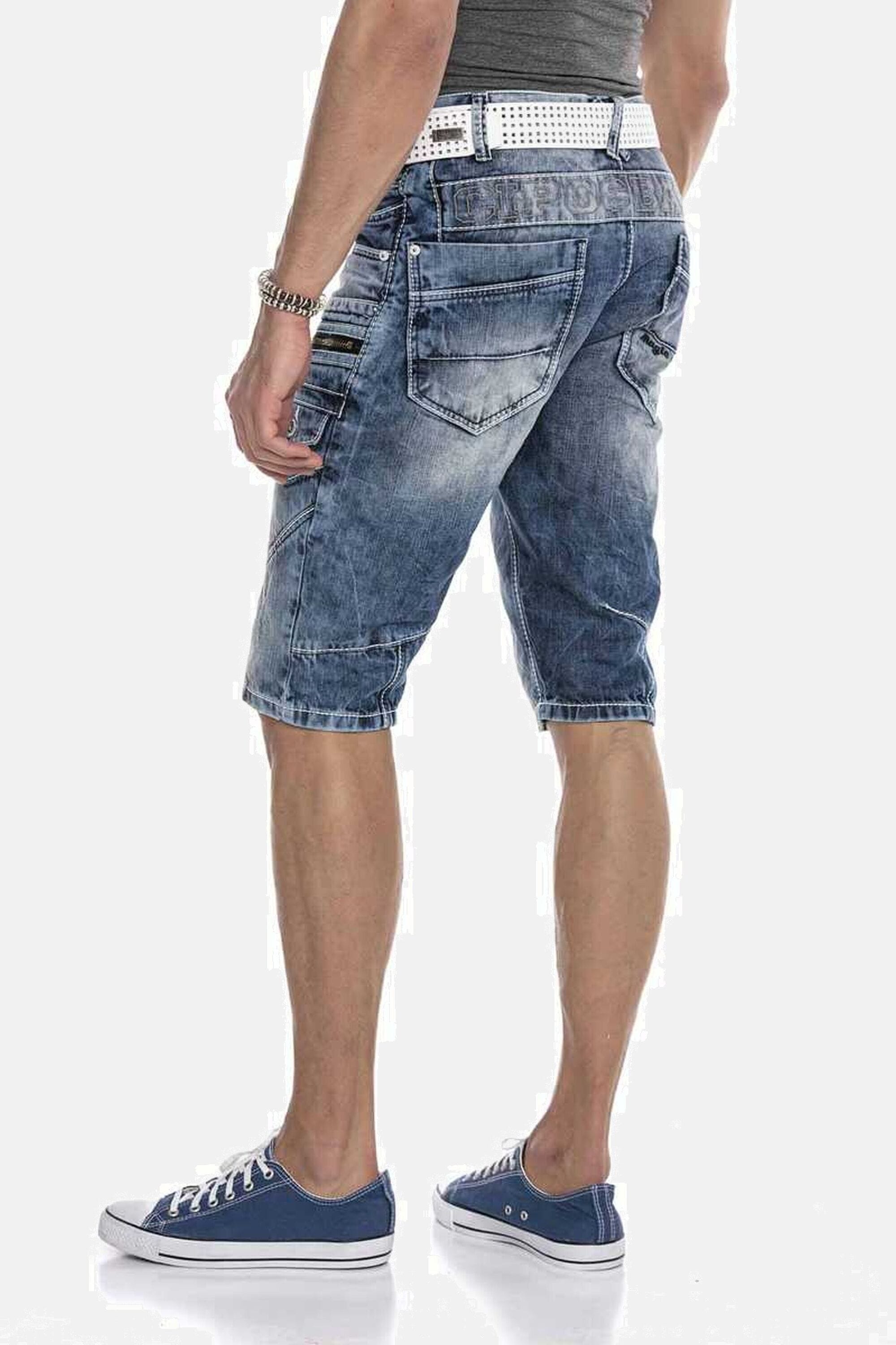 Cipo & Baxx Jeansbermudas »Bermuda & Short«, mit Applikationen und Ziernähten, CK101
