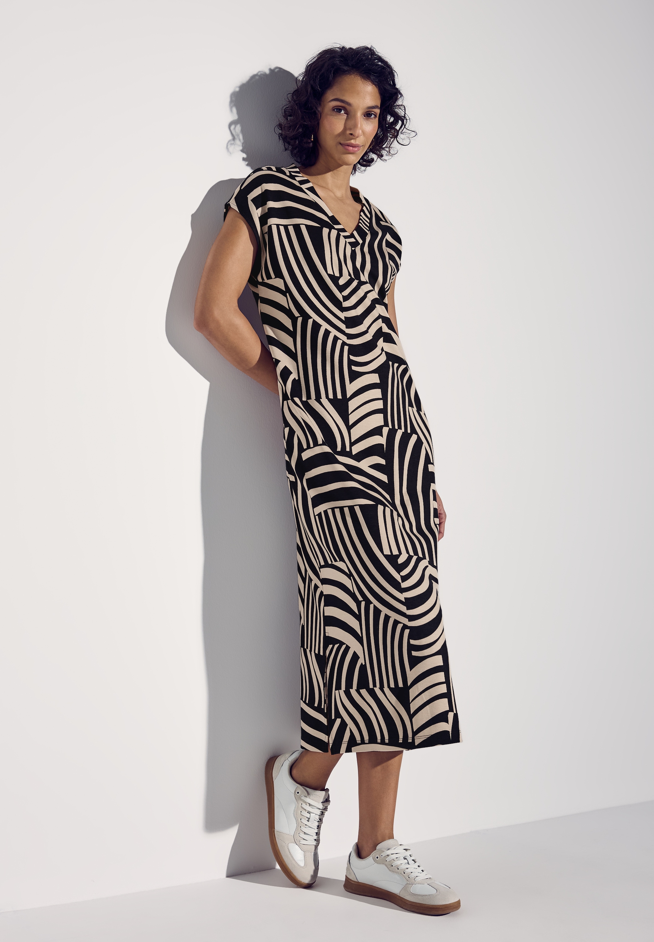 STREET ONE Midikleid Ohne Taschen mit allover Print