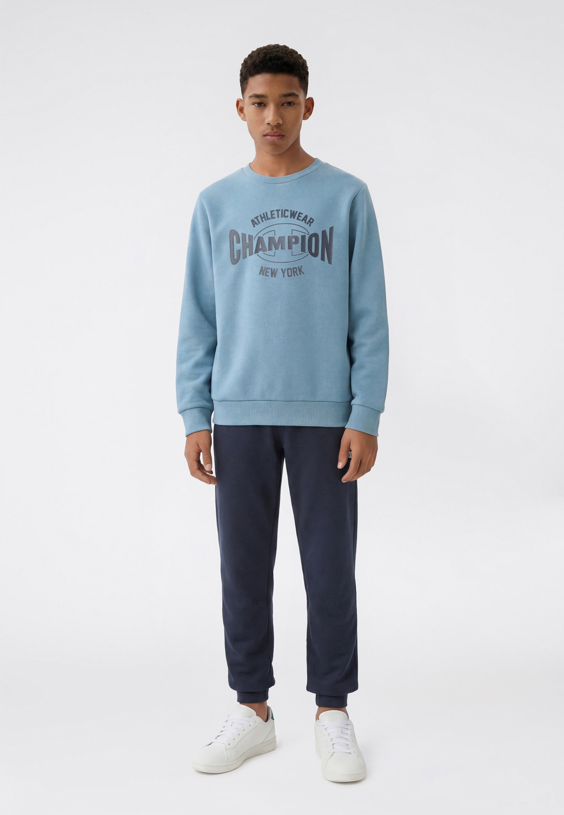 Champion Jogginganzug "SPORTWEAR CREWNECK SWEATSUITS Standard Fit" 2 2-teiliges Set, sportlicher Stil, aus Baumwolle und Polyester
