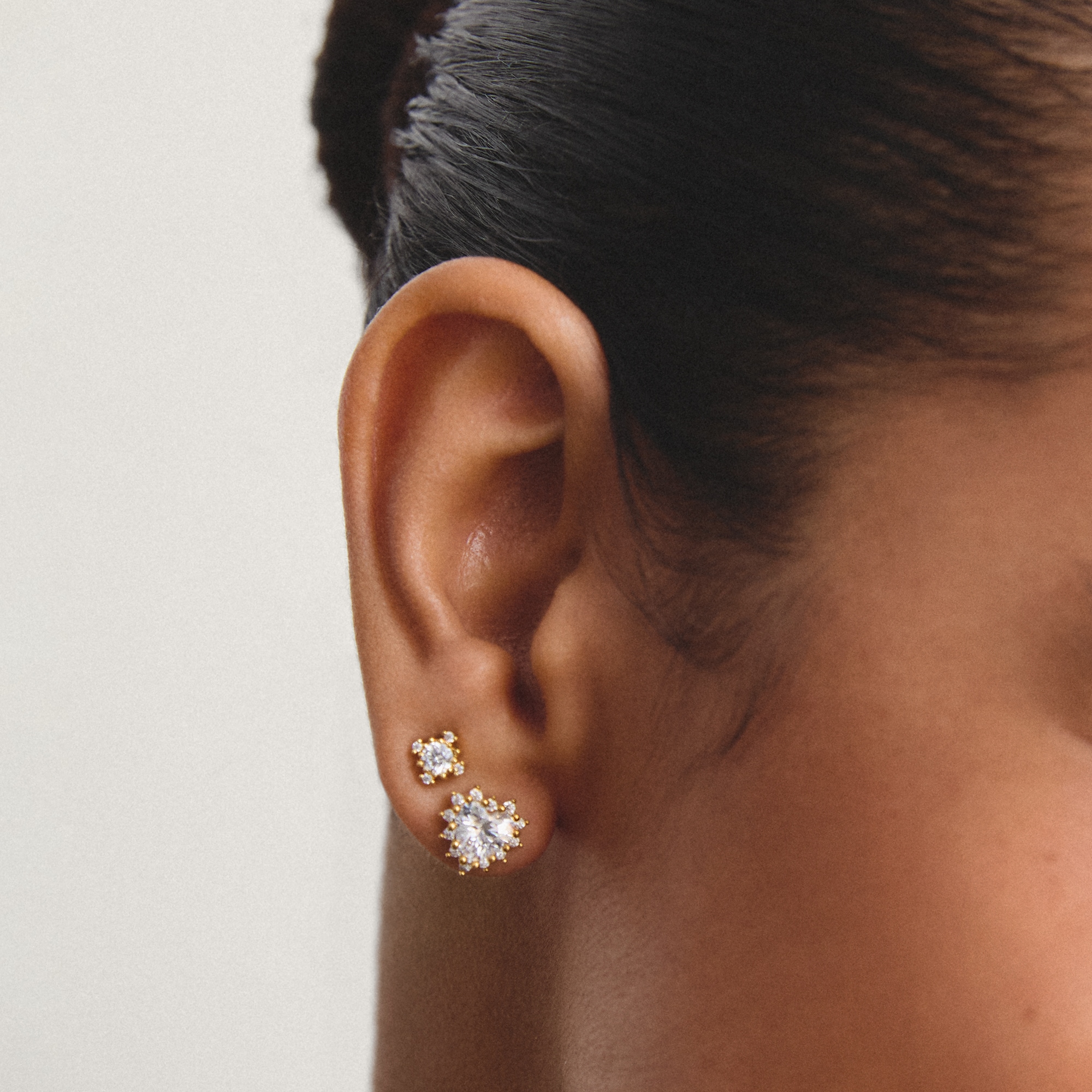 THOMAS SABO Paar Ohrstecker »Zirkonia Ohrstecker in Herzform gelbgoldfarben« mit Zirkonia (synth.)