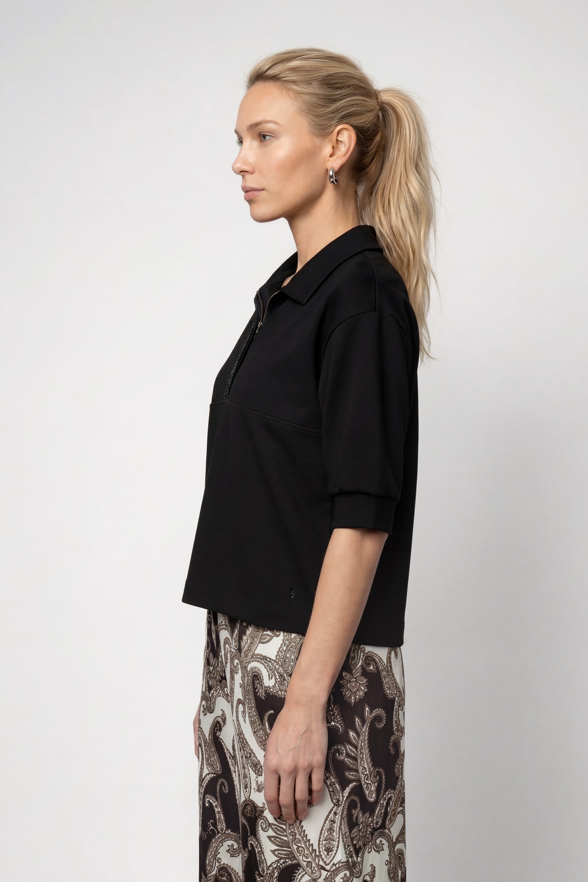 Monari Sweatshirt »Sweatshirt Basic Schmuckdetail«, Regular fit mit Strasssteinen
