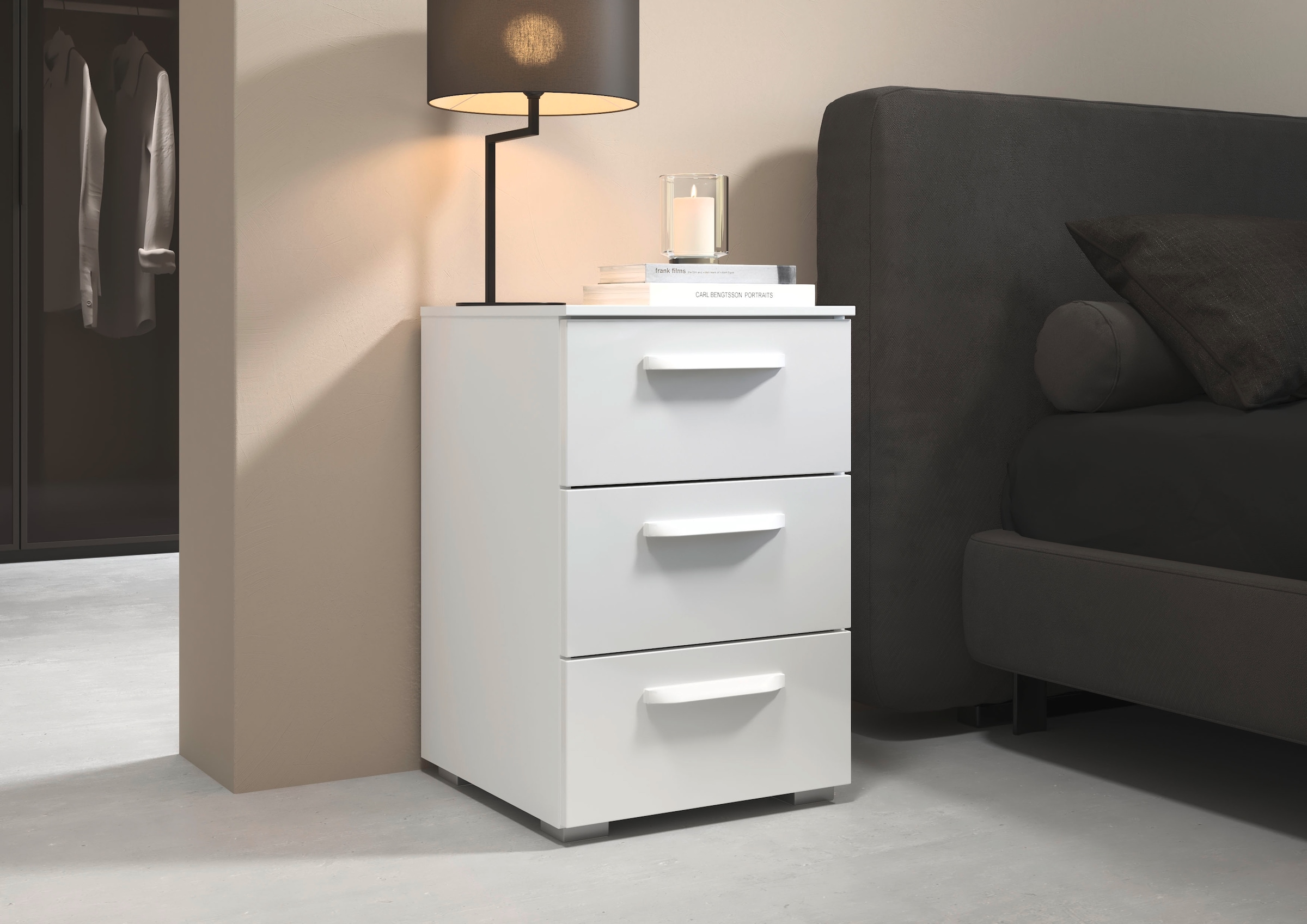 rauch Nachtkommode »Nachttisch Nachtkonsole OTELI in Dekor- oder Hochglanzfront«, (Breite 40 cm inkl. Soft-Close-Funktion), mit 3 geräumigen Schubladen für viel Stauraum MADE IN GERMANY