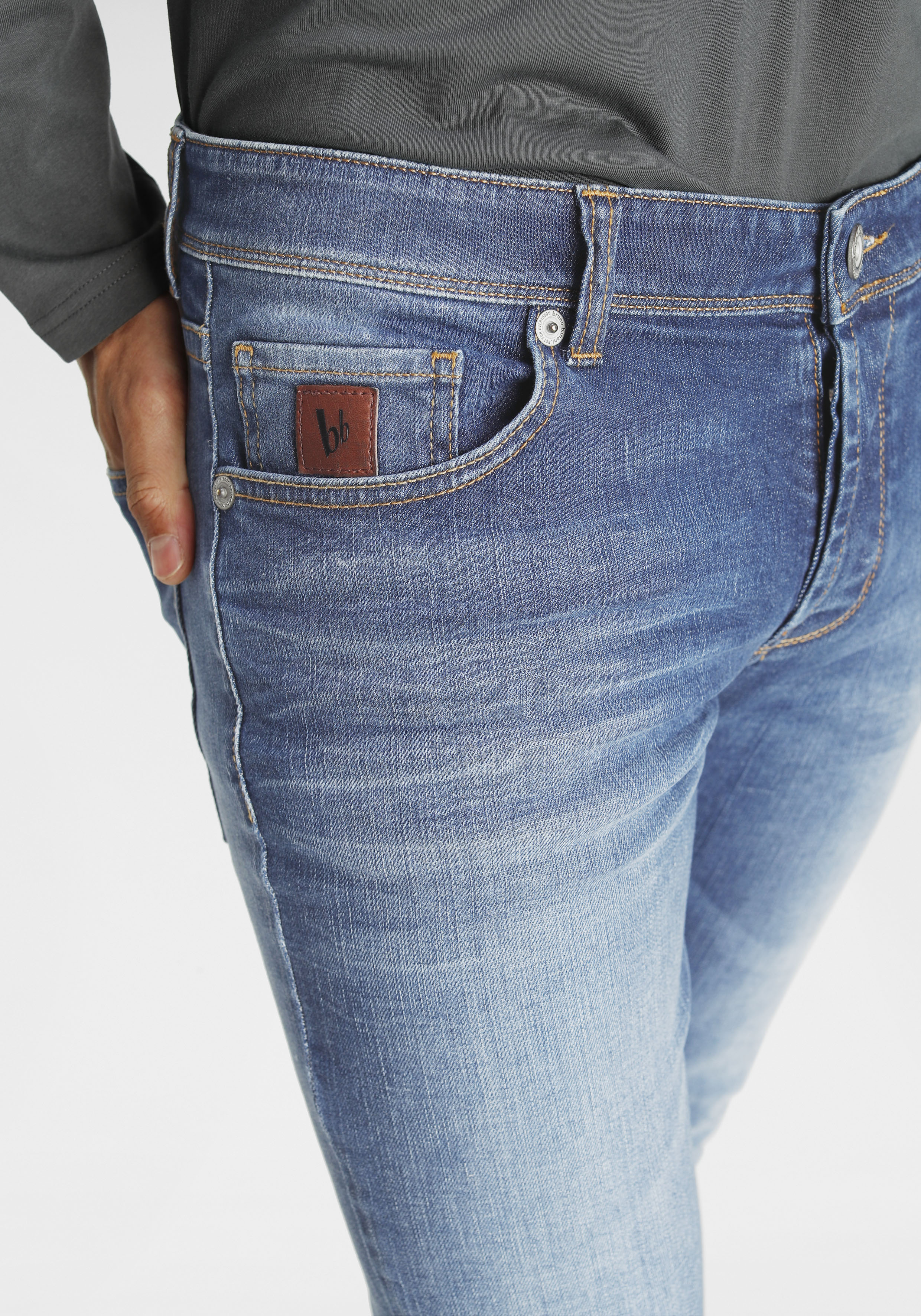 Thumbnail - Bruno Banani Slim-fit-Jeans "Jimmy (Stretch)", schmale Beinform, niedrige Leibhöhe, mit Button-Fly