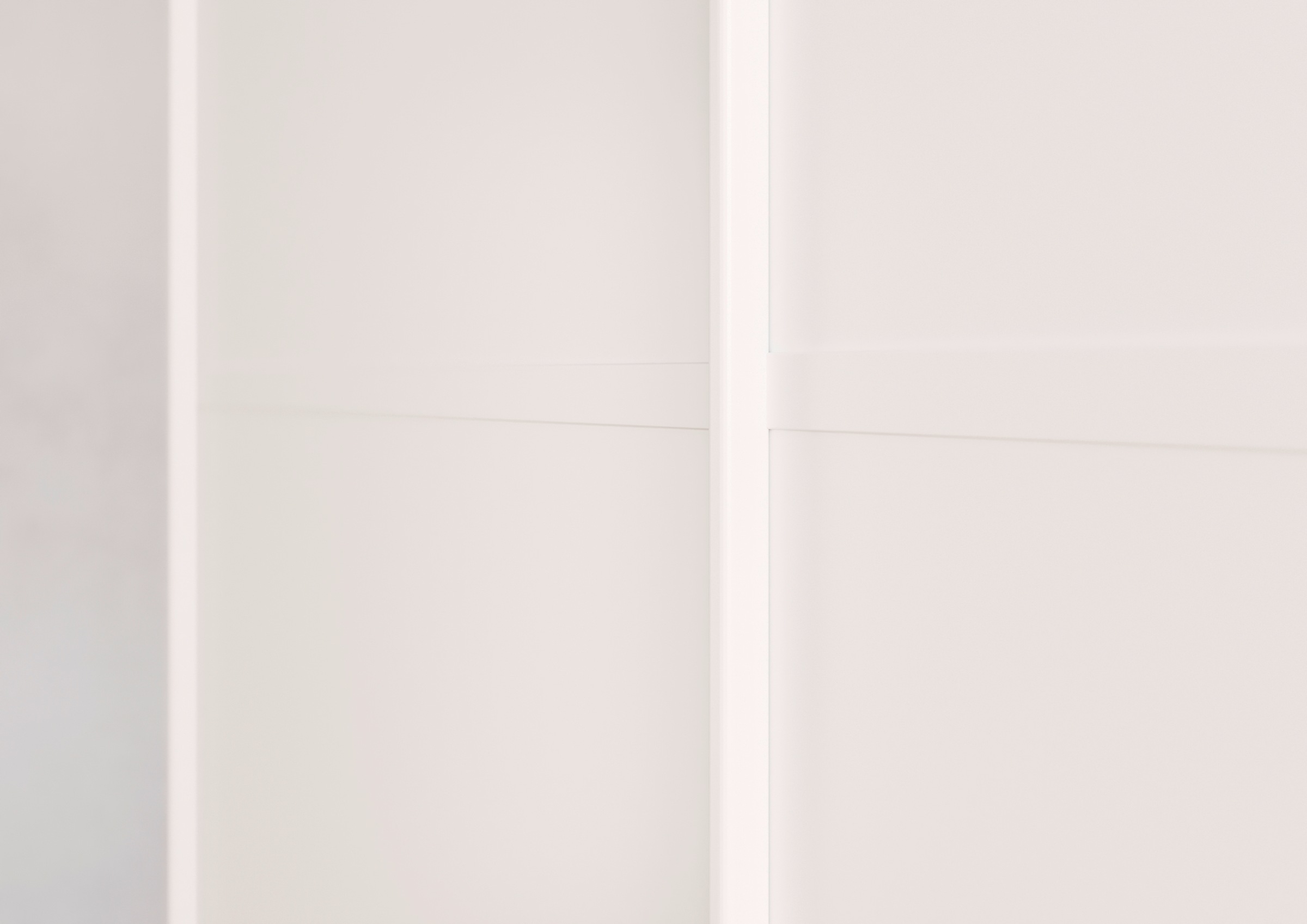 rauch Kleiderschrank »Schwebetürenschrank OTTO´s Choice Garderobe Schrank TOP ANGEBOT Avola«, (in 3 verschiedenen Ausstattungen BASIC/CLASSIC/PREMIUM inkl. Spiegel), mit eleganten Zierleisten in Chrom, Schwarz oder Weiß MADE IN GERMANY