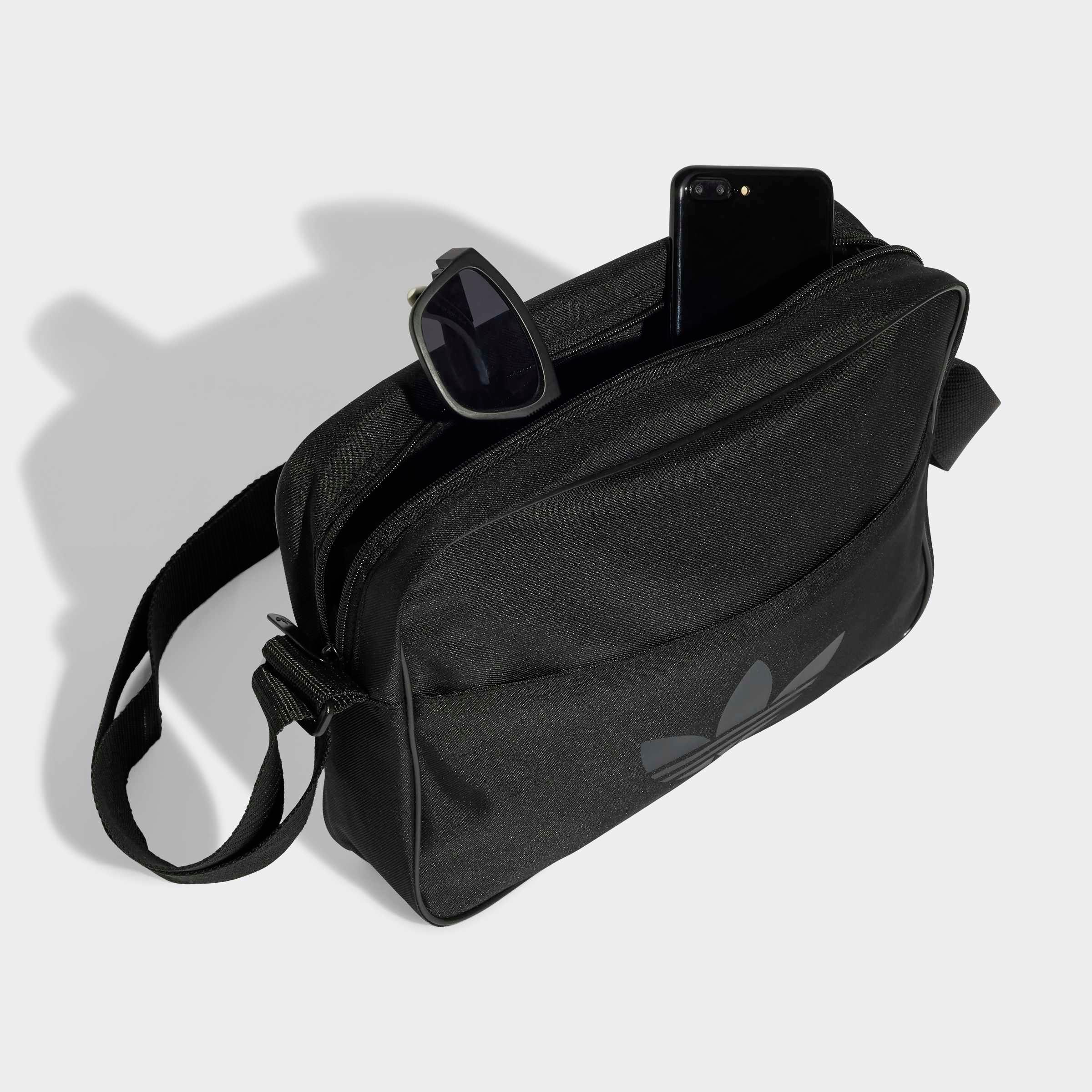 adidas Originals Sporttasche »AC AIRLINER«, Schultertasche im Retrolook