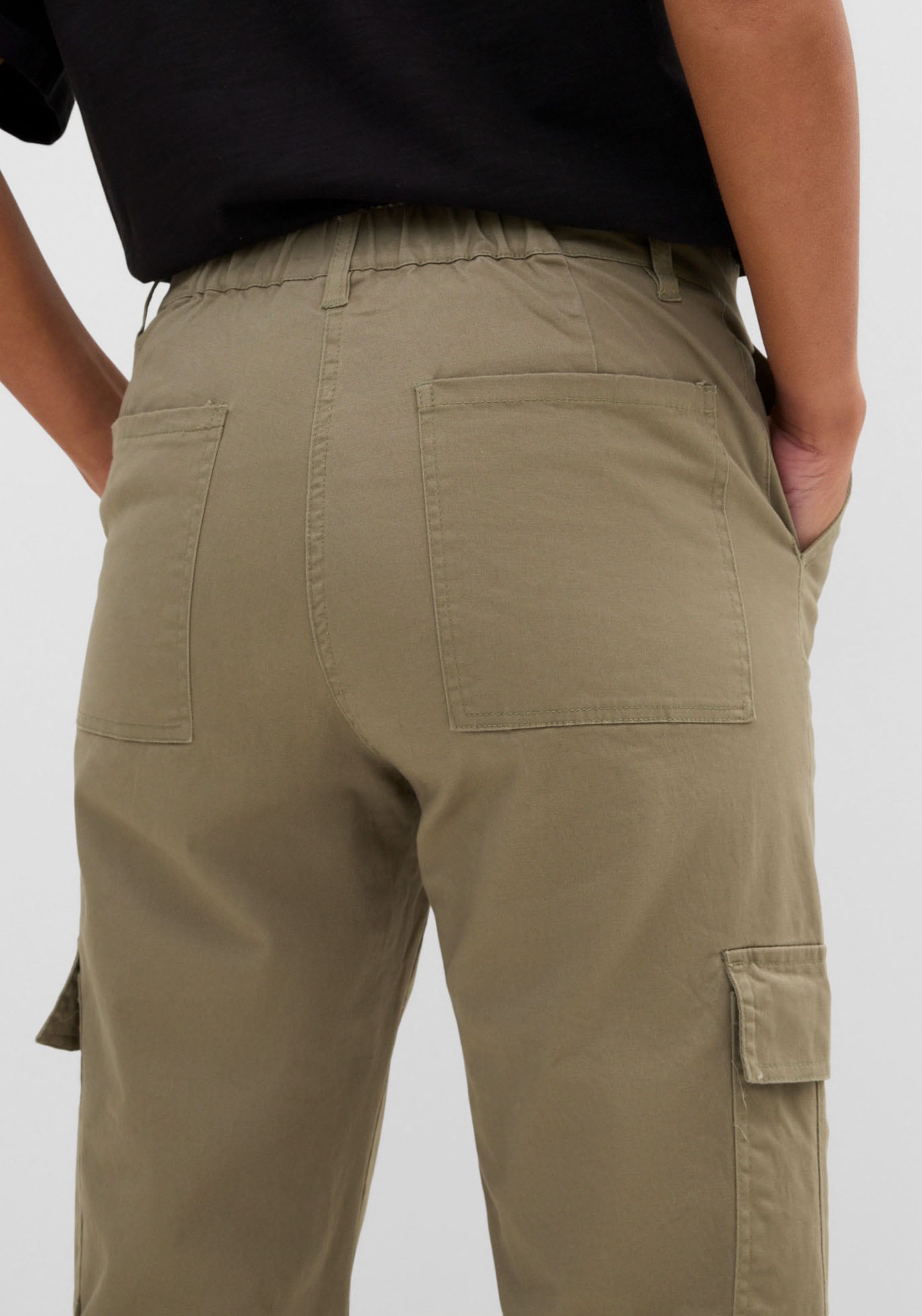 bonprix Cargohose  aus Baumwolle mit Elasthan, lockere Passform, mit Bequembund
