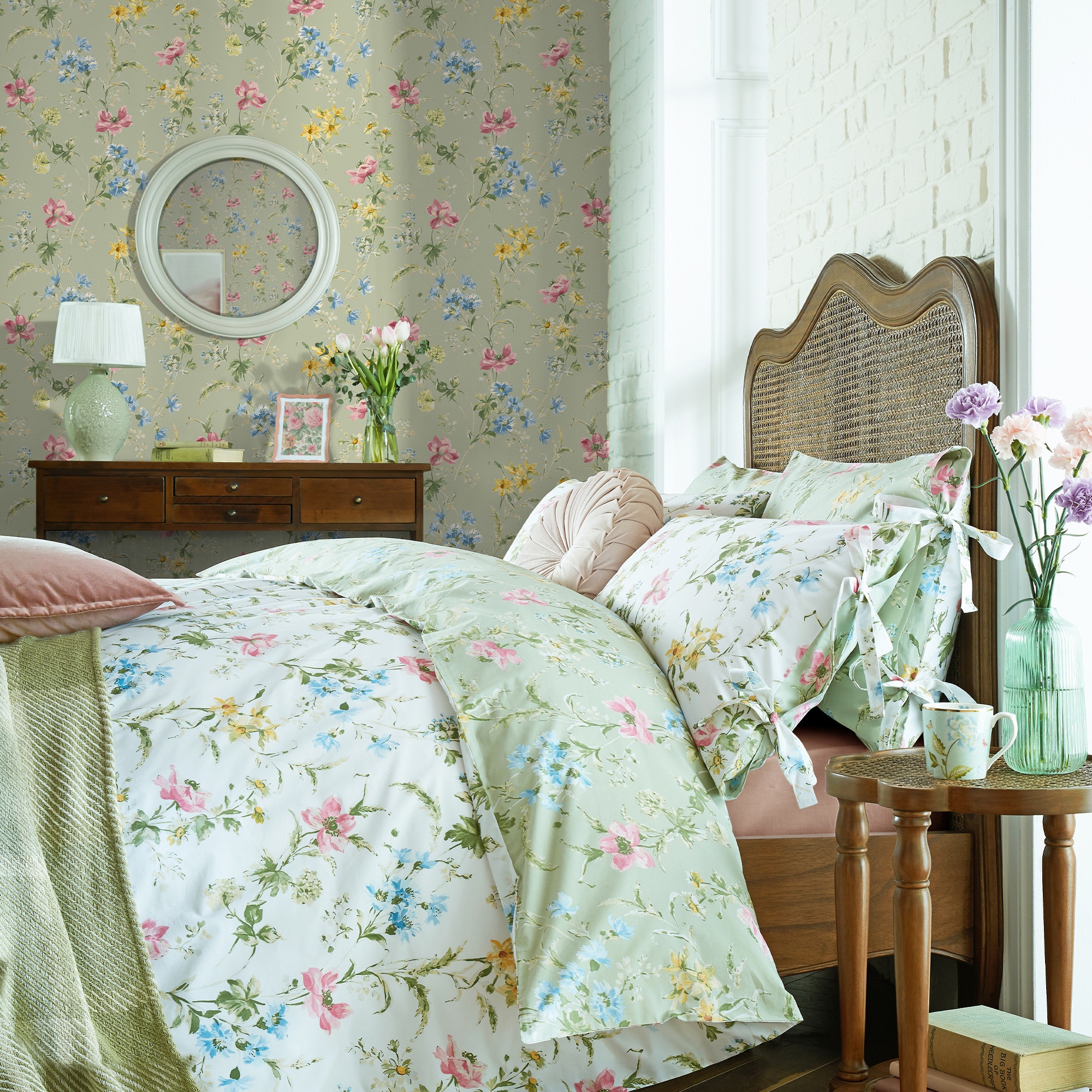 LAURA ASHLEY Vliestapete "Poppy Meadow" geblümt glatt 10mx52cm (ca. 5m2)