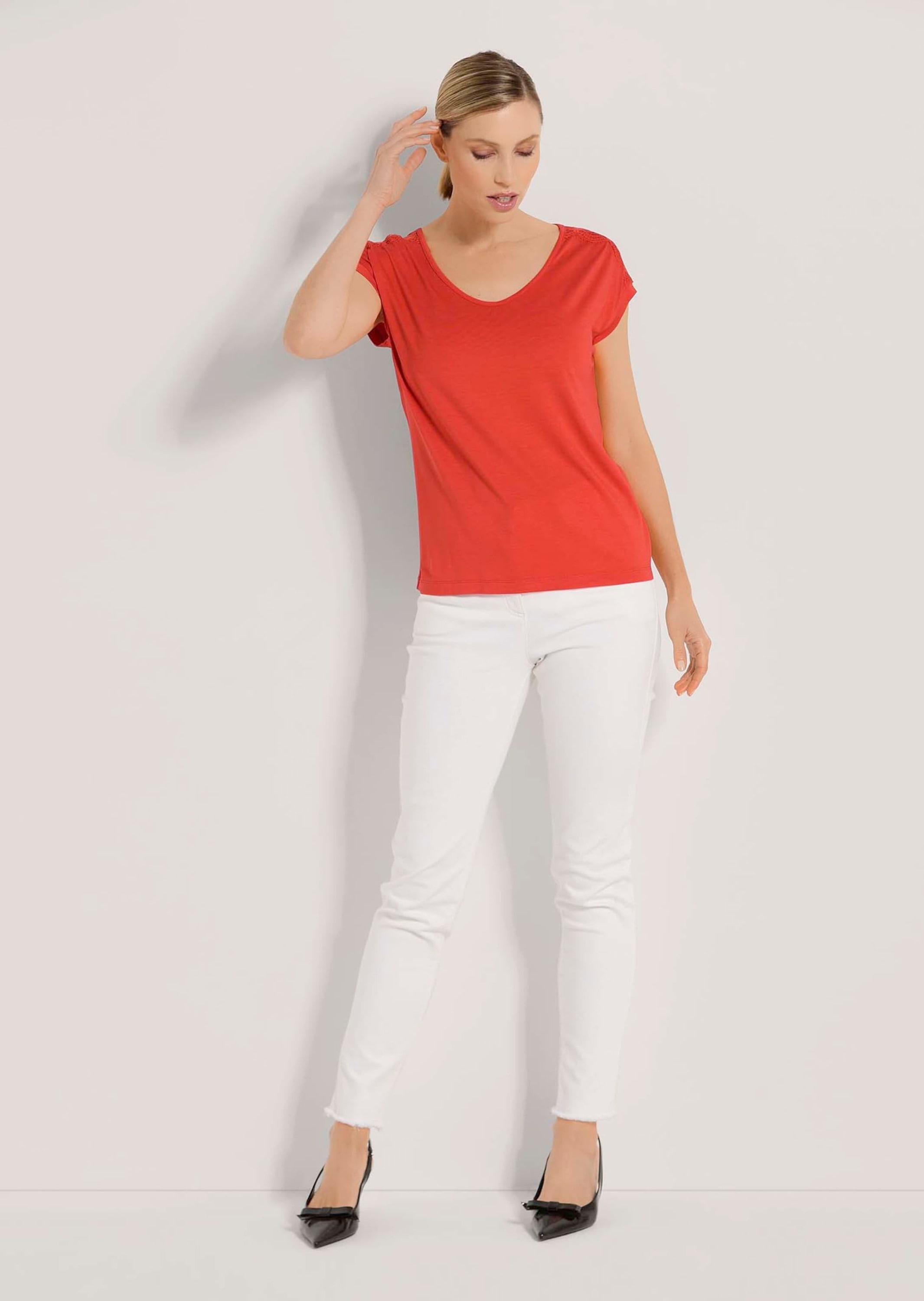 MADELEINE Kurzarmshirt »Shirt Rundhals-Shirt mit Stickerei«