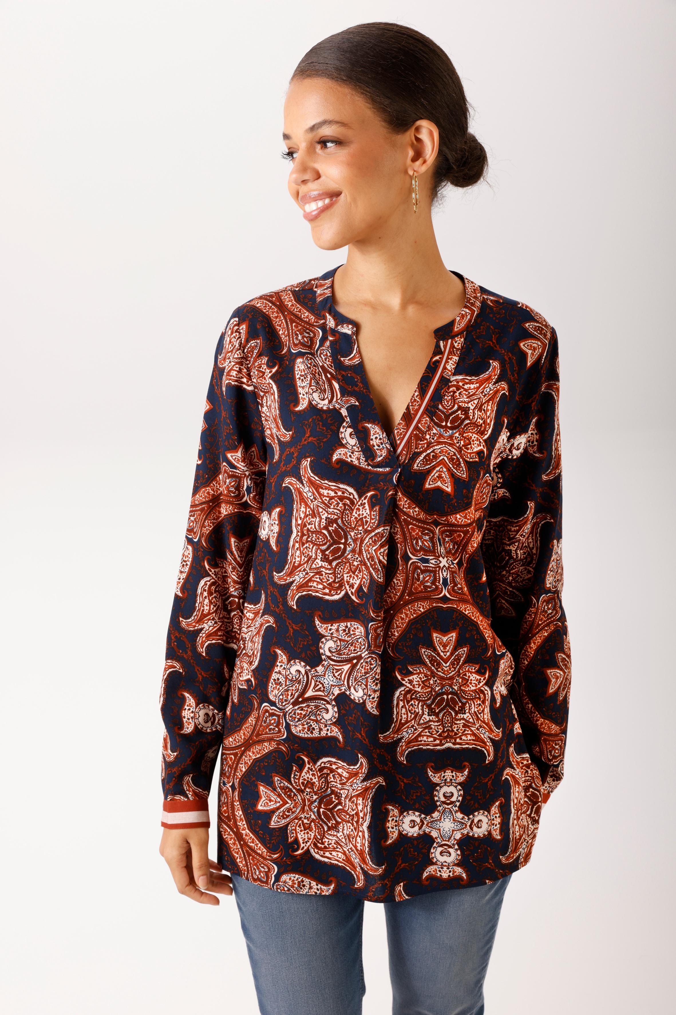Aniston CASUAL Schlupfbluse mit fantasievollen Ornamenten bedruckt - NEUE KOLLEKTION