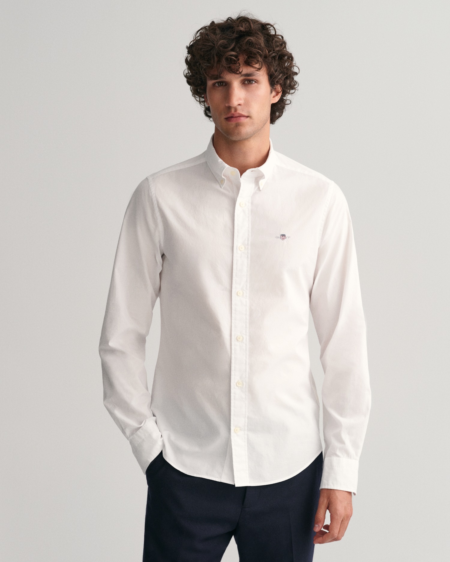 Gant Langarmhemd »Slim Fit Popeline Hemd leichte Baumwolle strapazierfähig pflegeleicht«, mit klassischer Logostickerei auf der Brust