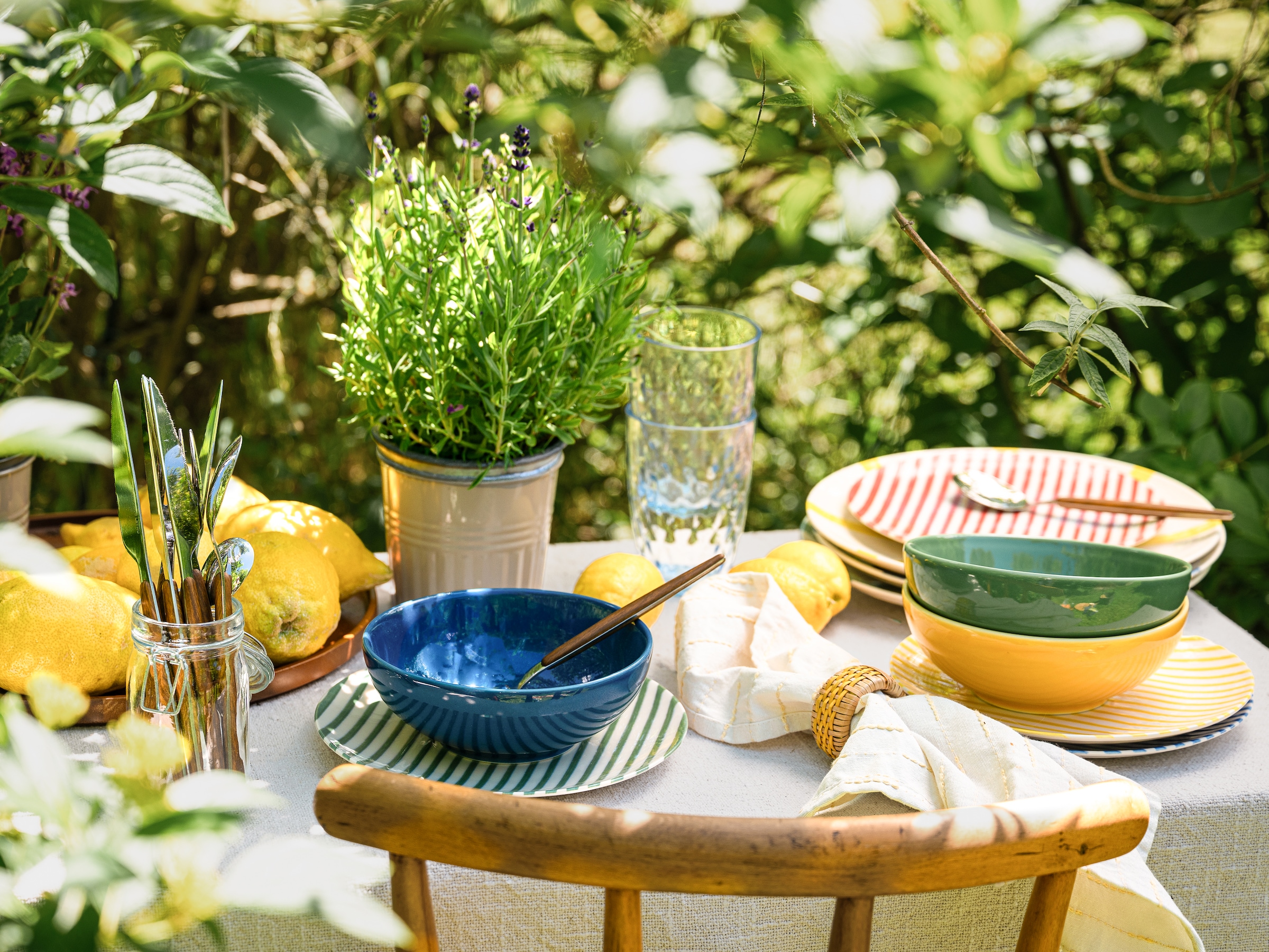 CreaTable Teller-Set »Mio Viva Bunt, Tellerset 12-tlg.« Handgemalte Optik, keramische Motive kombiniert mit Farbglasuren