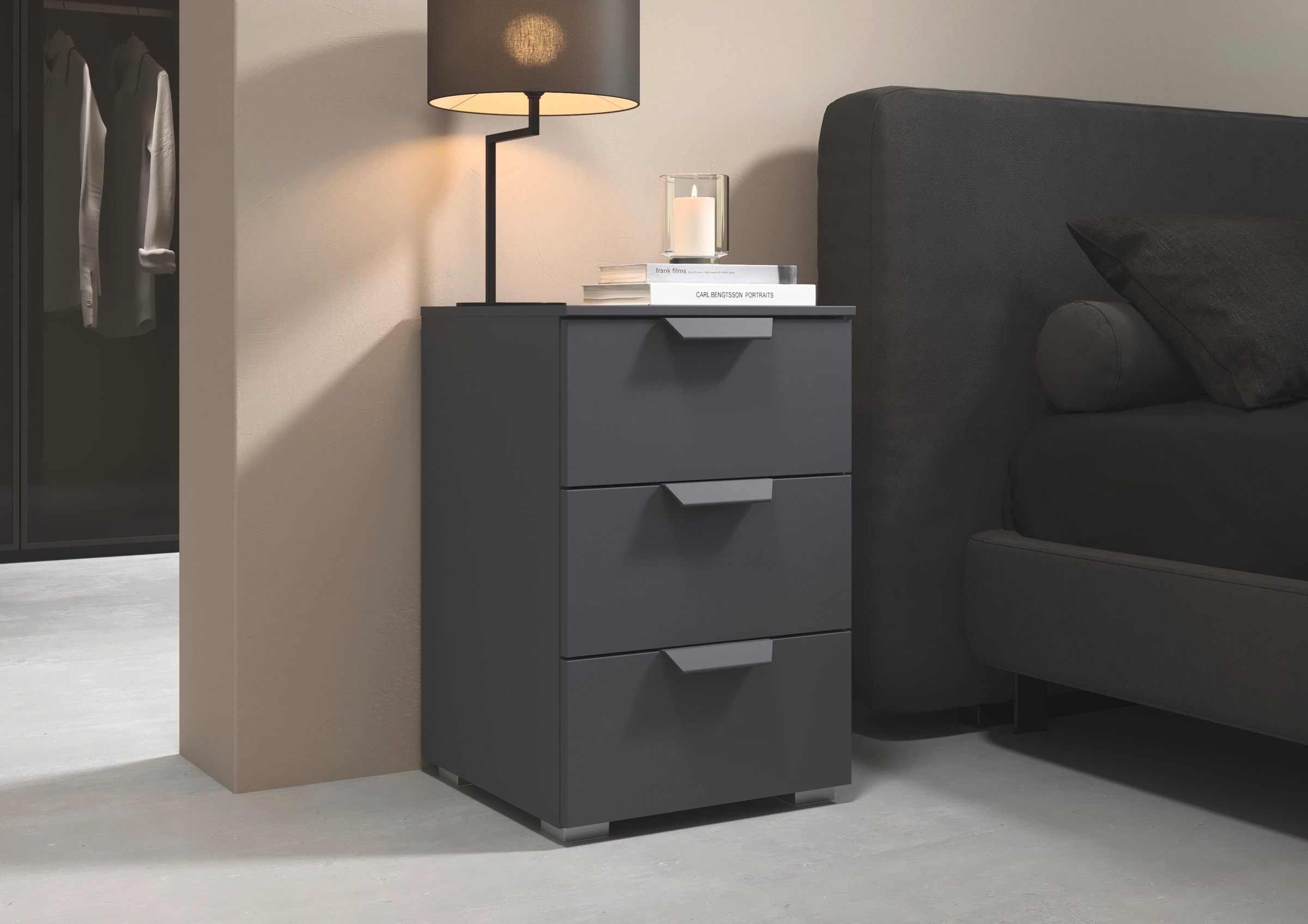 rauch Nachtkommode »Nachttisch Nachtkonsole COSTA Set mit farblich passenden Metallgriffen« in 2 Griff-Farben, Breite je 40 cm, 2 Stk. tlg. je drei geräumige Schubladen MADE IN GERMANY