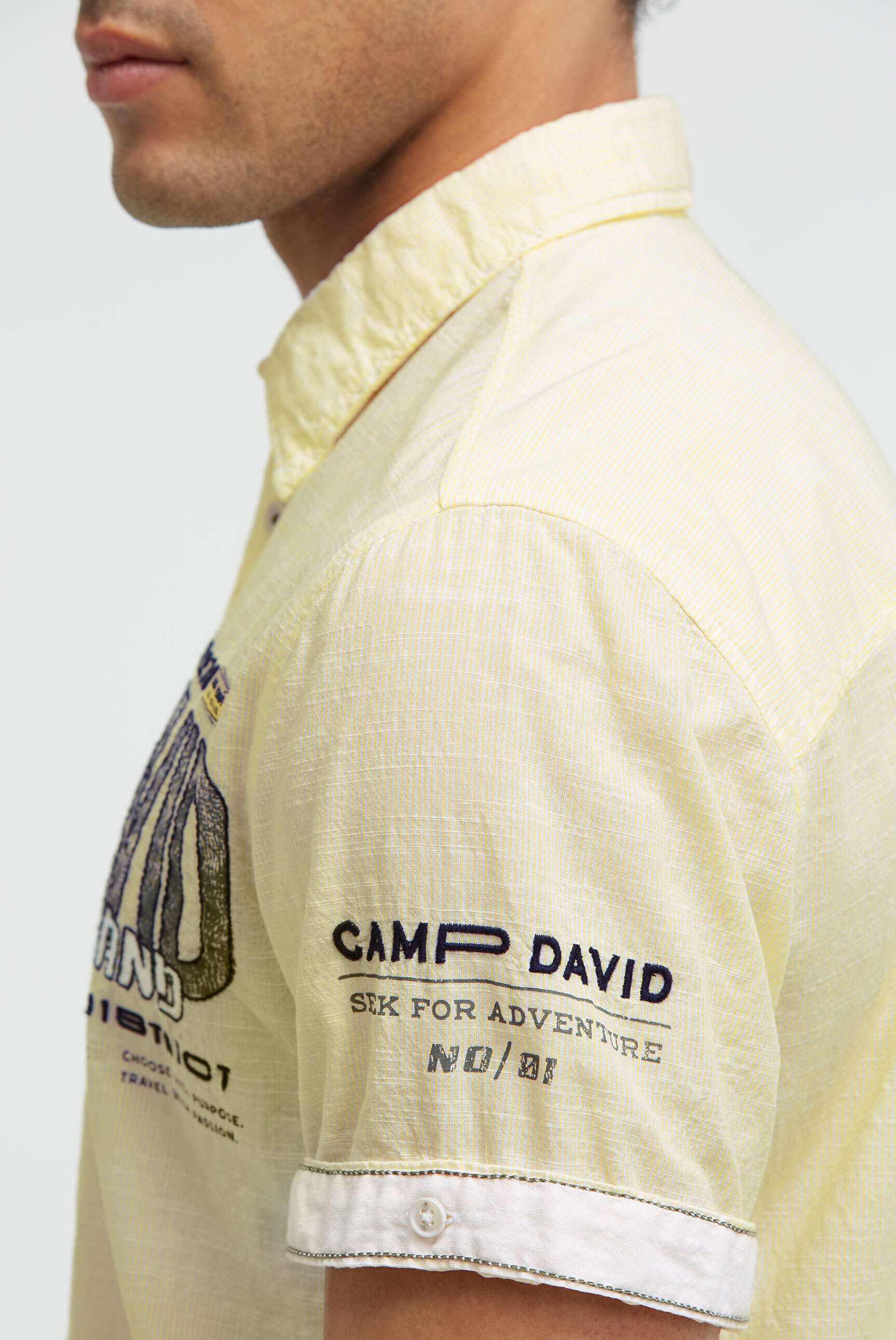 CAMP DAVID Kurzarmhemd mit Kentkragen