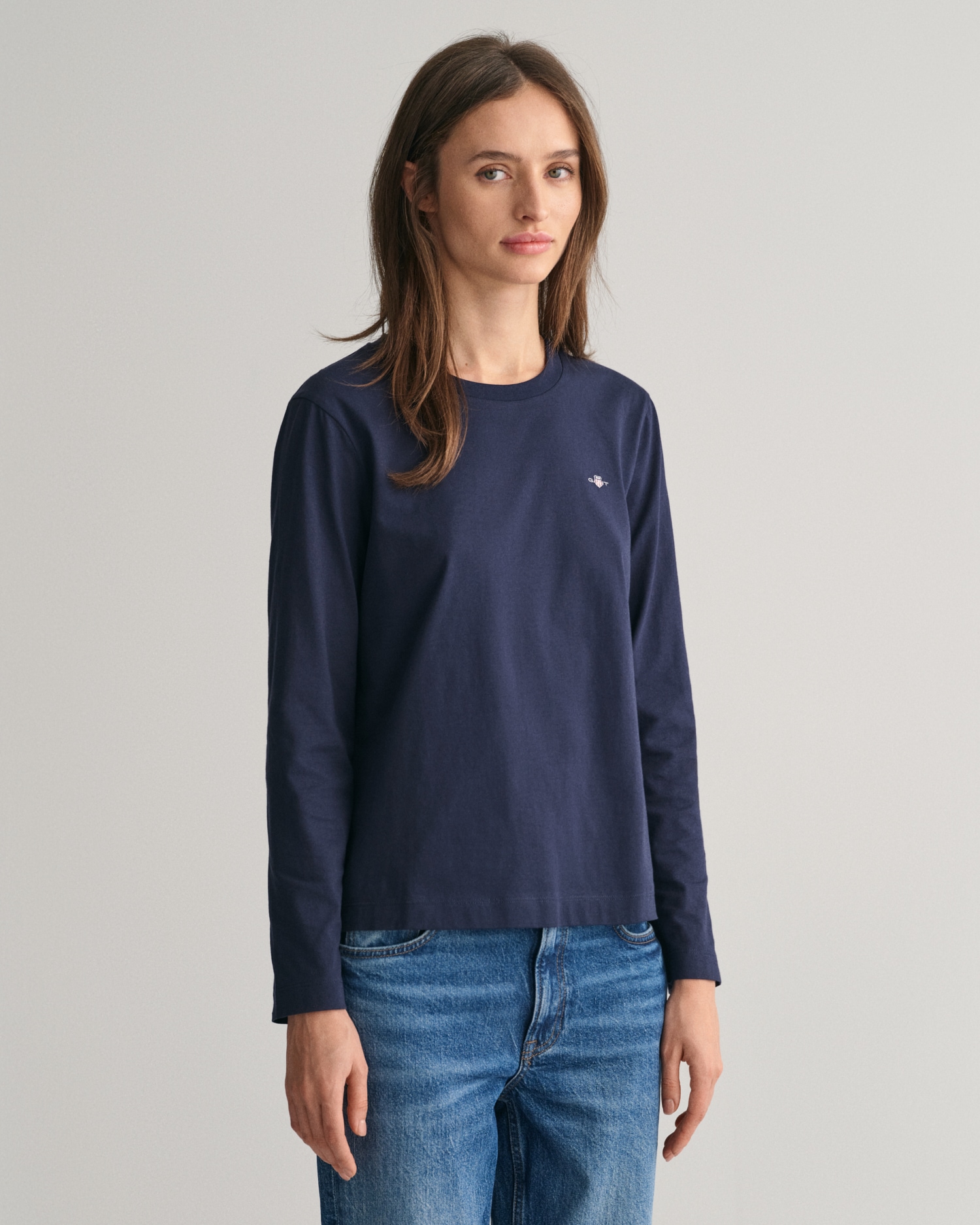 Gant Langarmshirt "REG SHIELD LS T-SHIRT", kleine Logostickerei auf der Bru günstig online kaufen