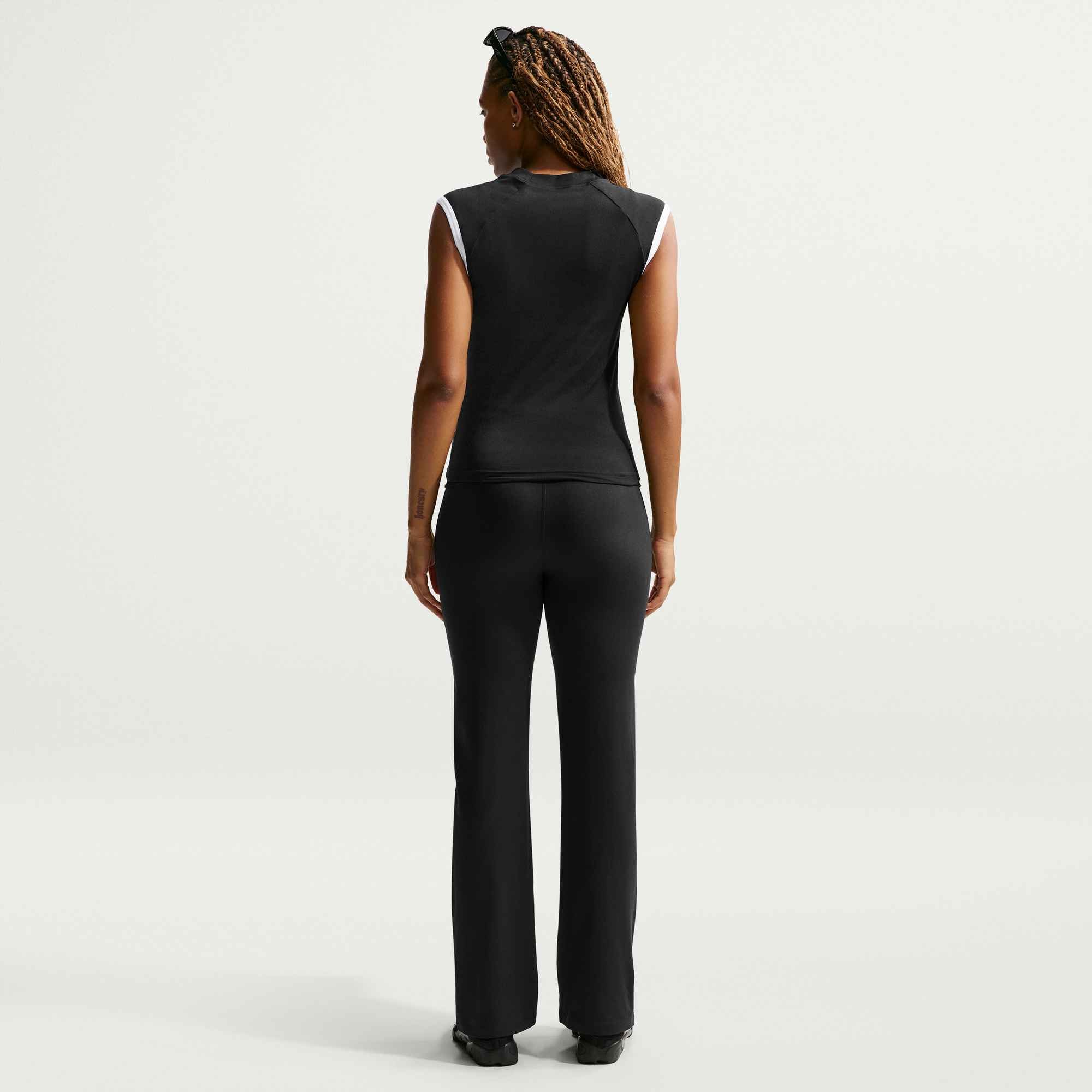 Nike Sportswear Sporthose »W NK FLARED PANT GLS«  mit ausgestelltem Bein, aus Polyester und Elasthan