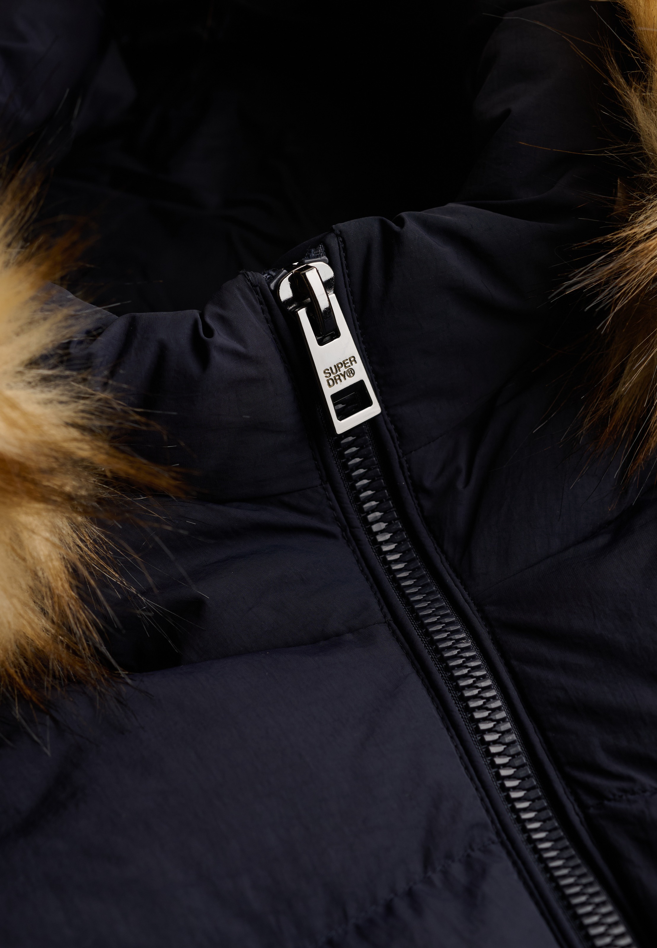 Superdry Steppjacke »HOOD FAUX FUR FUJI PADDED JKT« mit Kapuze Kunstfaser, slim fit