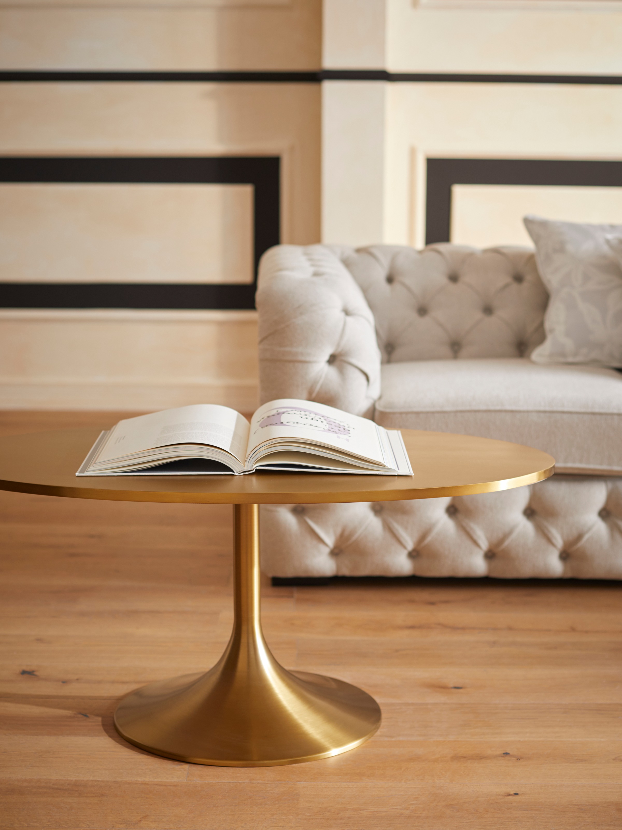 Guido Maria Kretschmer Home&Living Chesterfield-Sofa »Kalina«, klassische Chesterfield-Knopfheftung, sehr hochwertige Verarbeitung