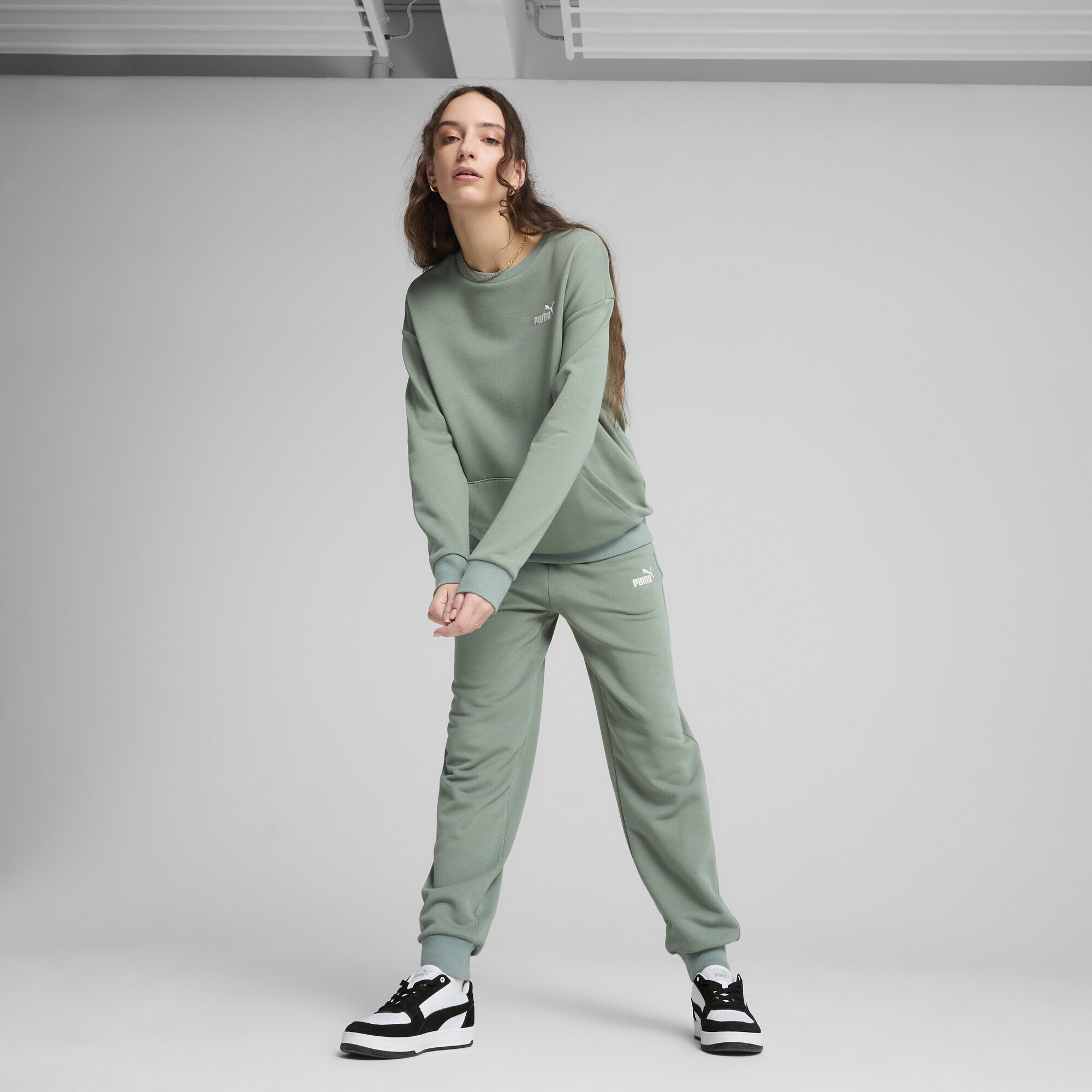 PUMA Jogginganzug »Relaxed Trainingsanzug Damen«