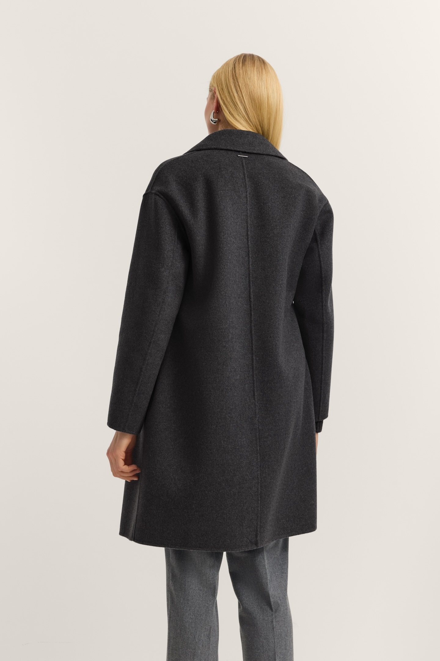 bugatti Kurzmantel "Loose Fit", mit Knopfleiste und aus weichem Woll-Mix günstig online kaufen