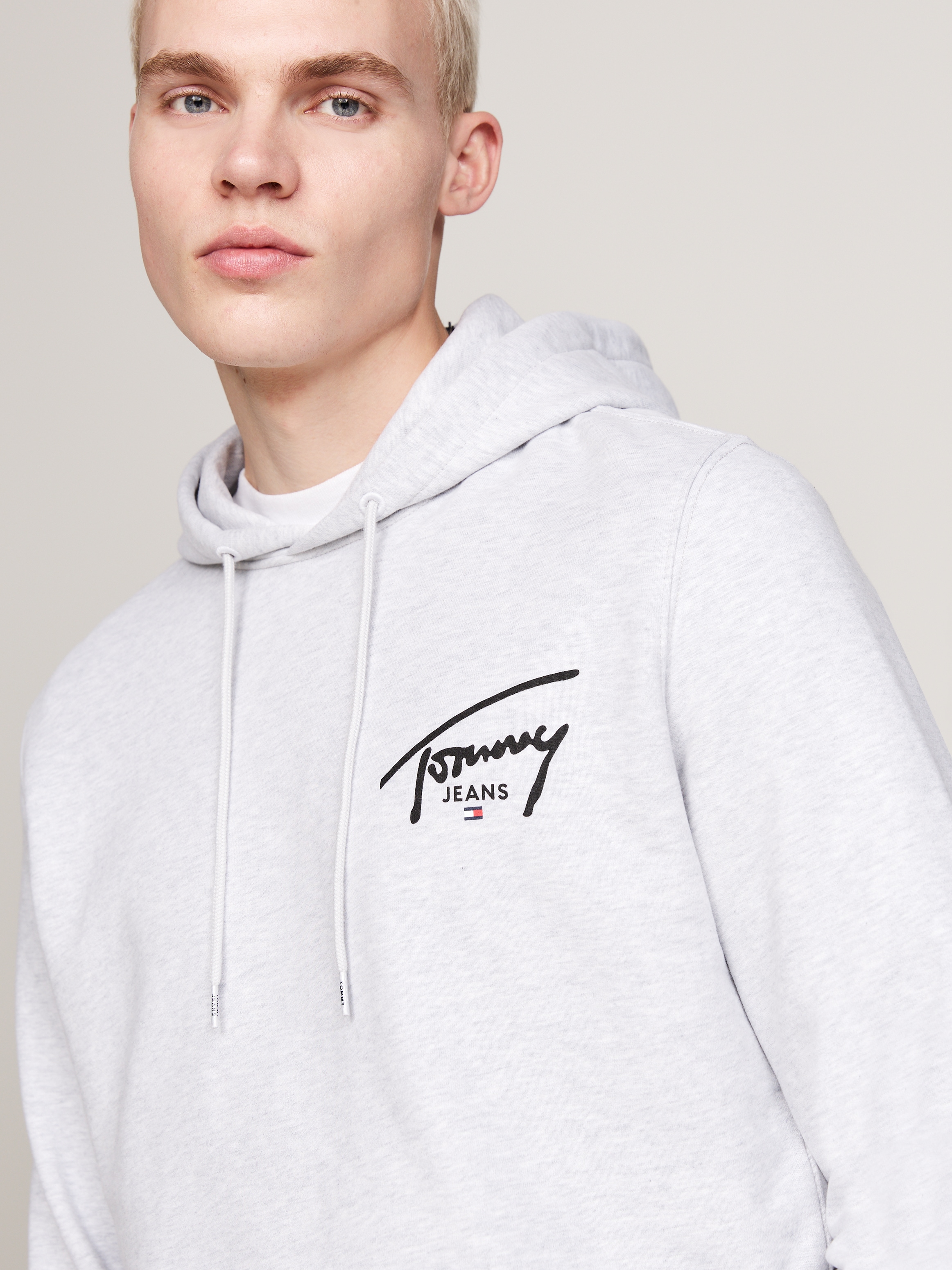 Tommy Jeans Kapuzensweatshirt »TJM REG ENTRY GRAPHIC HOODIE EXT«, mit Logoschriftzug