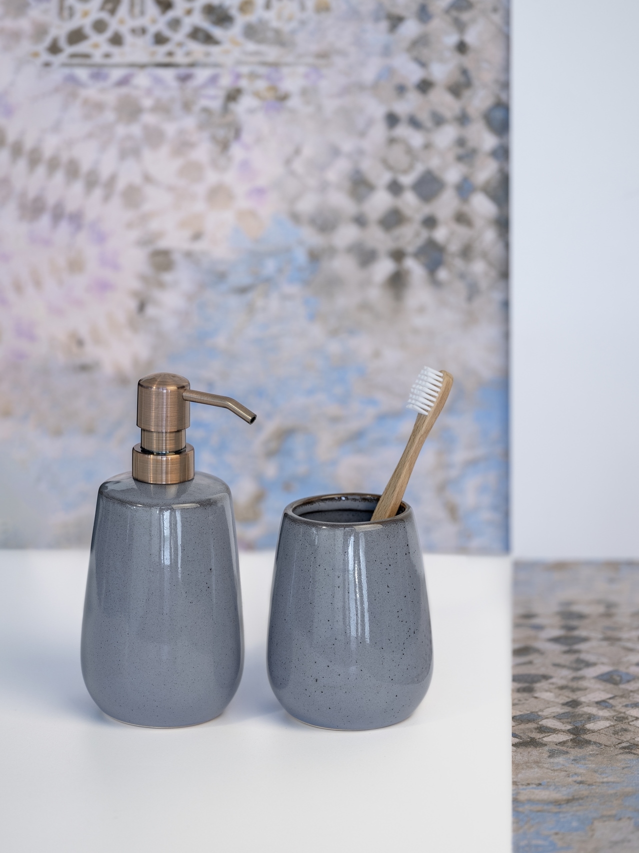 WENKO Badaccessoire-Set »Sirmione« Seifenspender und Zahnputzbecher, Keramik mit individueller Glasur