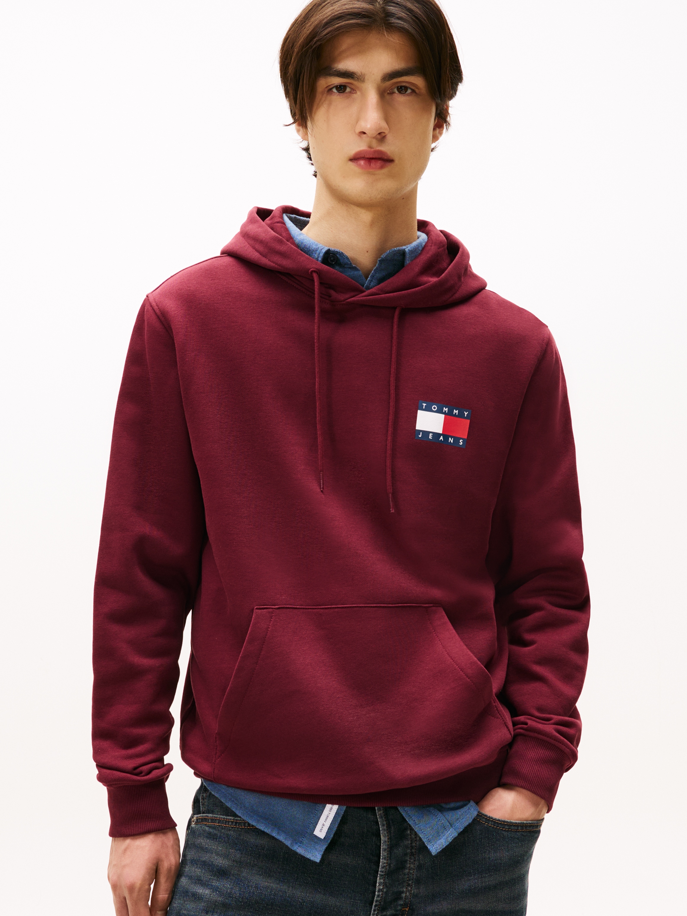 Tommy Jeans Sweatshirt "TJM REG ESSENTIAL FLAG HOOD EXT", mit bedruckten Ma günstig online kaufen