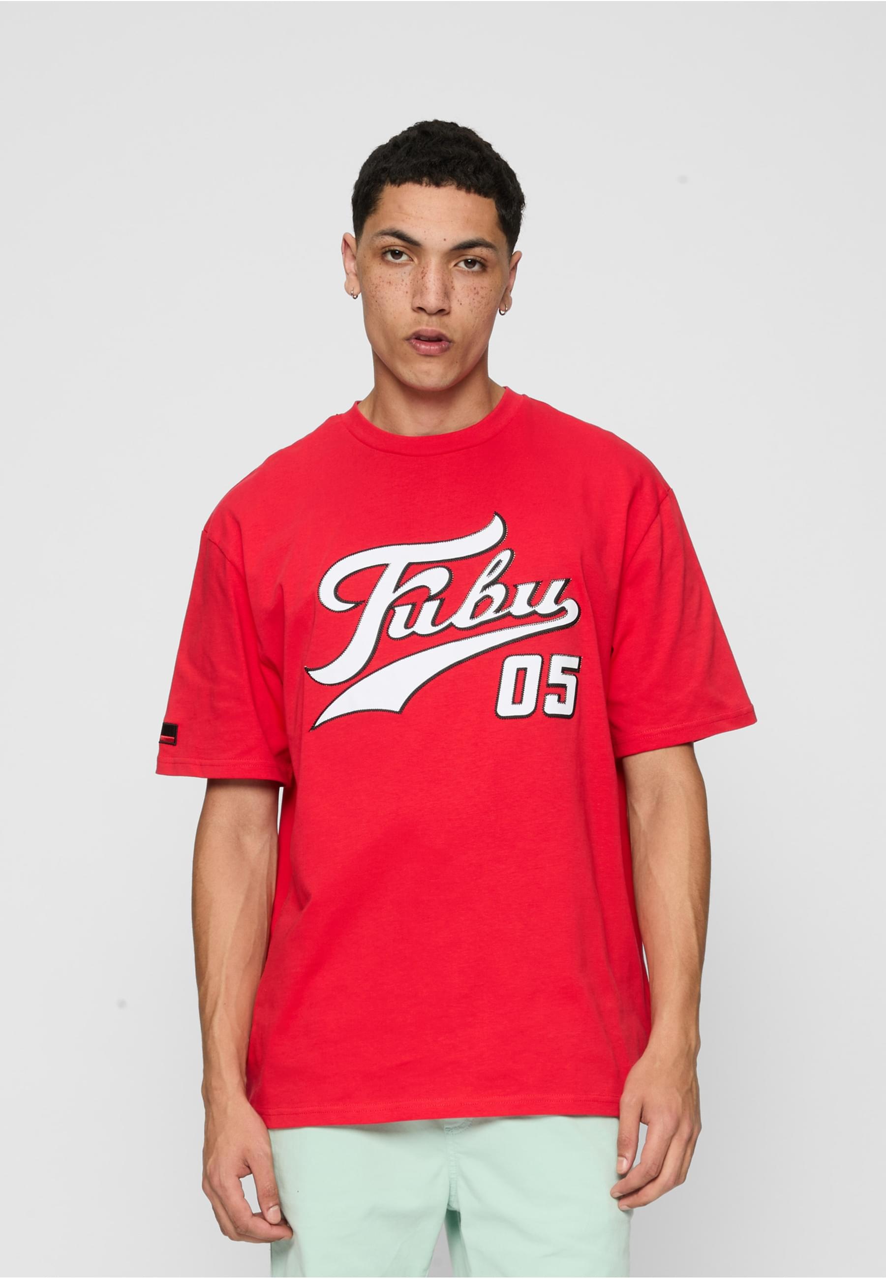 Thumbnail - Fubu T-Shirt "Fubu FBMQ12111RED Fubu Varsity T-Shirt" 1 Stk.
