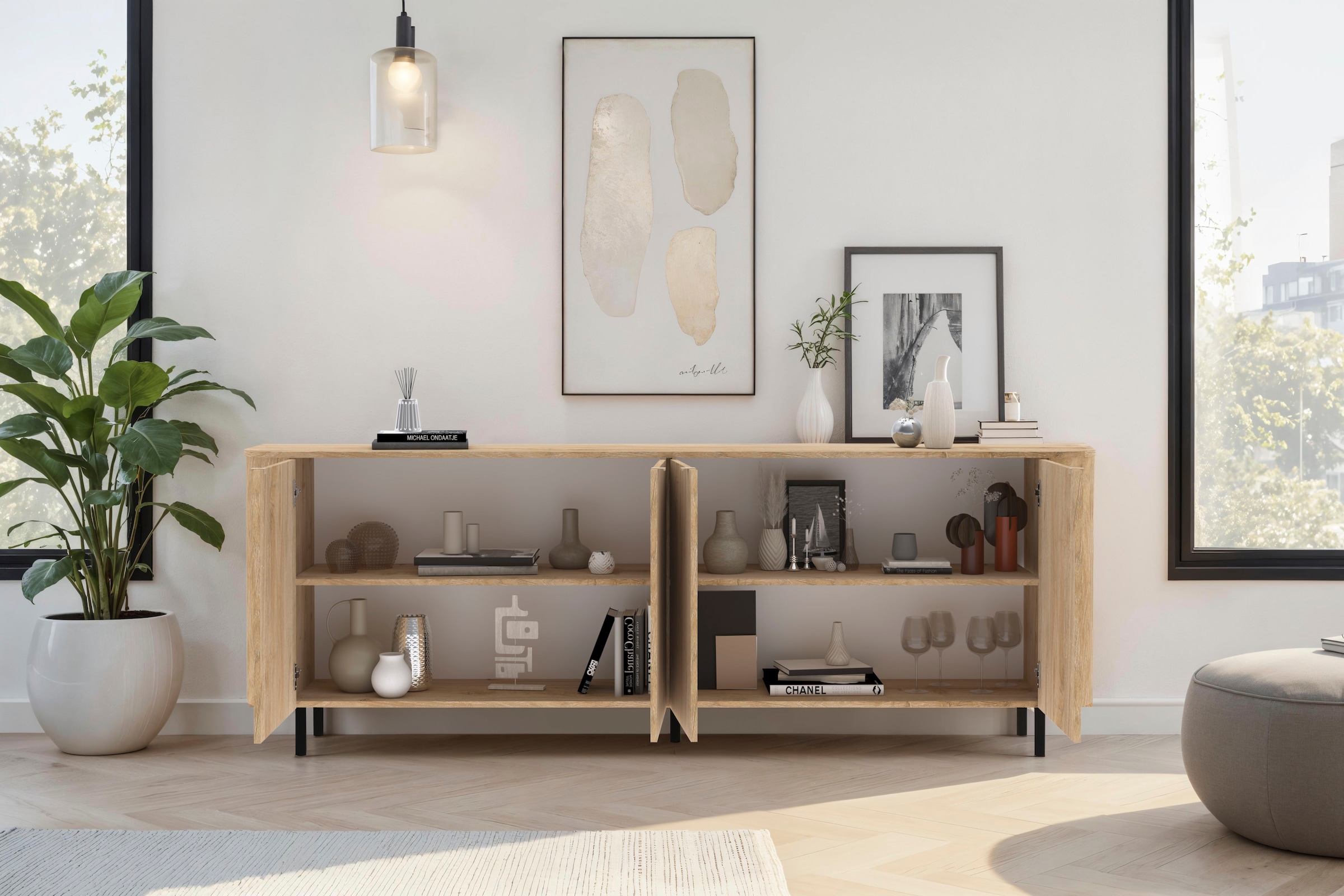 Home affaire Sideboard »Murano, 231 cm breit, 4 Türen, Anrichte, Kommode, Stauraumschrank« Formgebogenes MDF, Stirnseiten mit Rundung, Füße und Griffe aus Metall