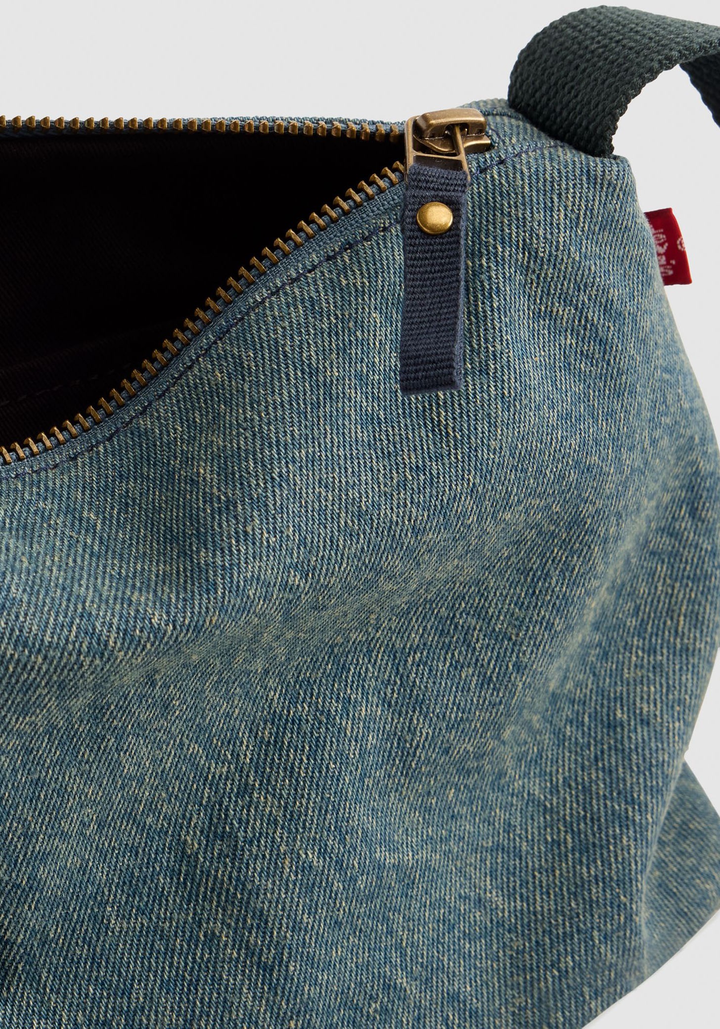 Levi's® Umhängetasche, mit Print
