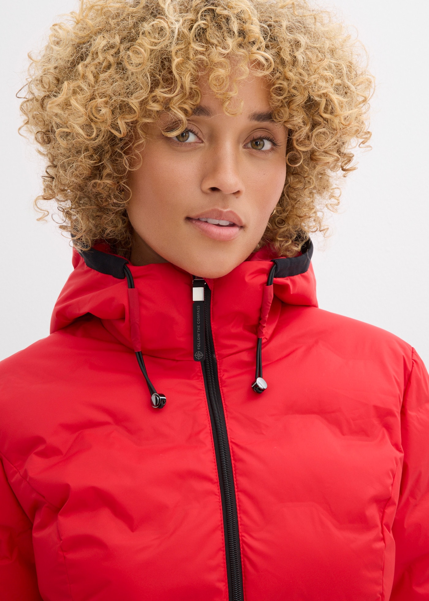 bonprix Funktionsjacke mit Kapuze wasserdicht, mit ultraleichter Wattierung, hüftbedeckend