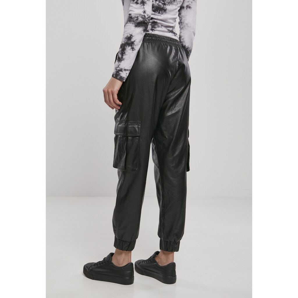 URBAN CLASSICS Cargohose »Urban Classics Damen Ladies Faux Leather Cargo Pants«, (1 tlg.)