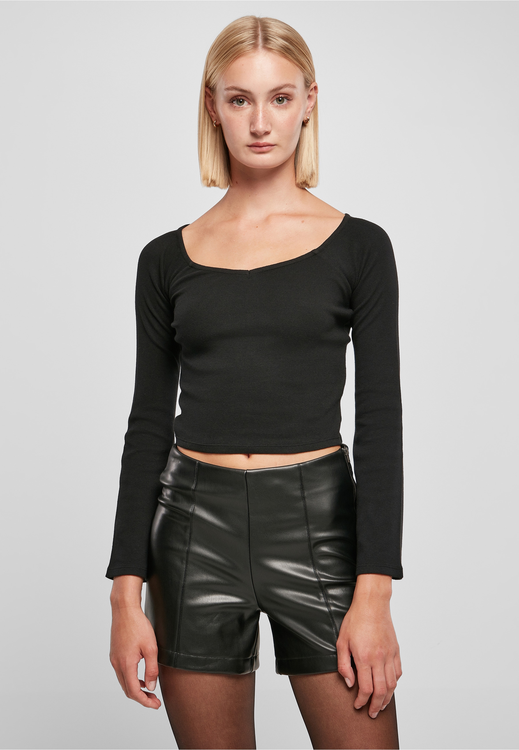 URBAN CLASSICS Langarmshirt »Urban Classics Damen Ladies Short Rib Wide V-Neck Longsleeve« 1 Stk.