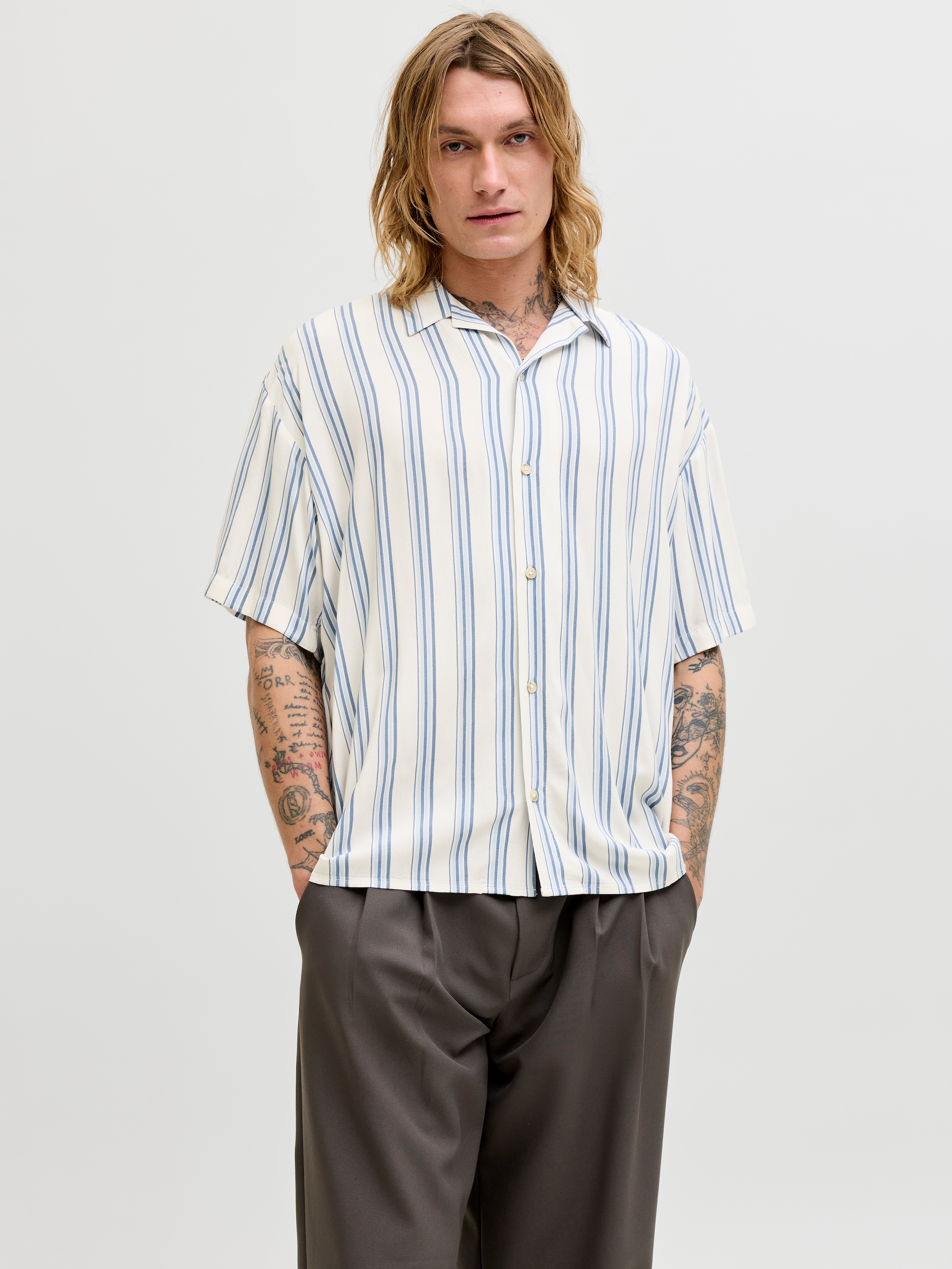Jack & Jones Kurzarmhemd "JJEJEFF RESORT STRIPE SHIRT S/S SN" Viskose, loos günstig online kaufen