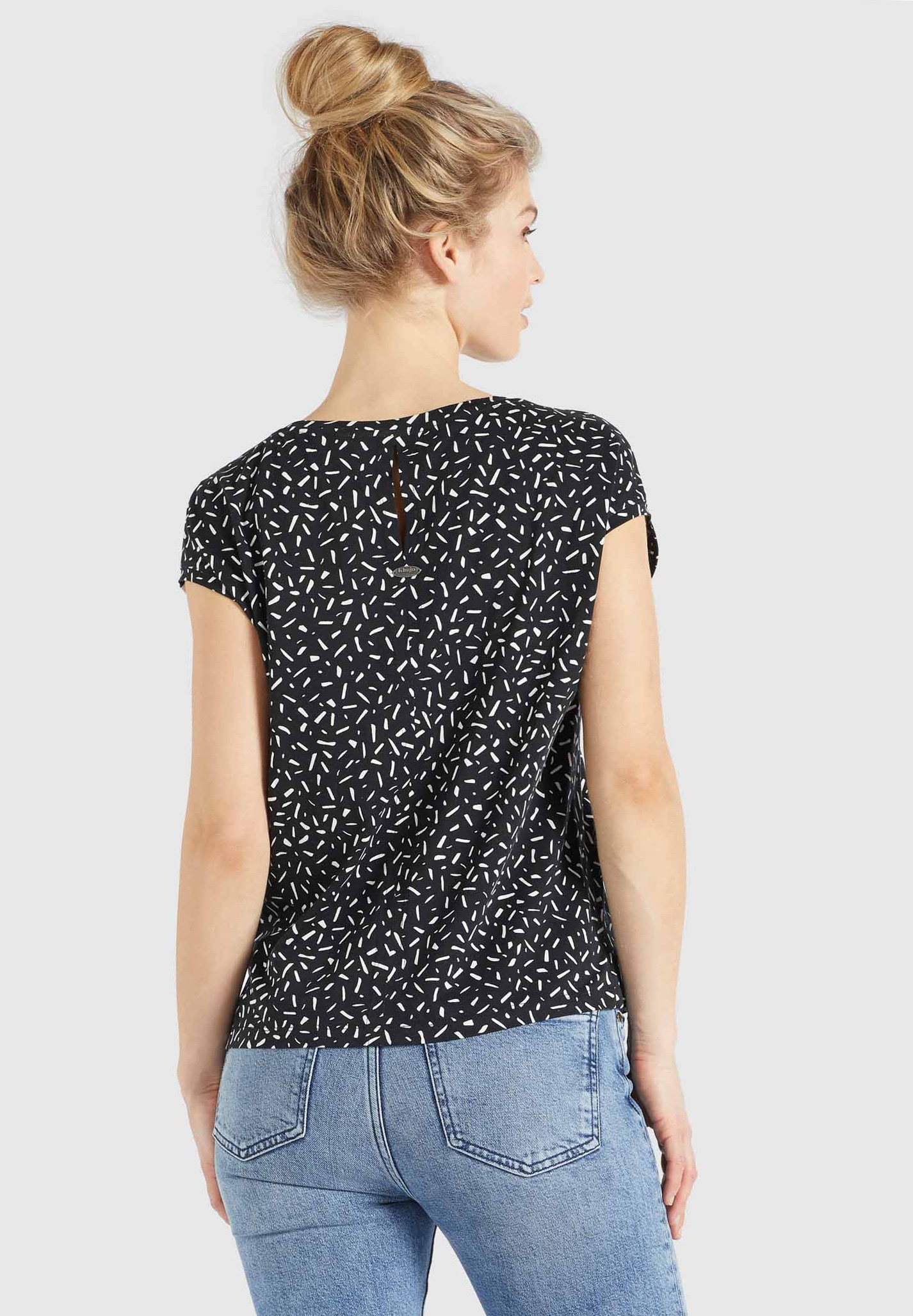 khujo T-Shirt »TALAJA«, mit Schlitz am Nacken