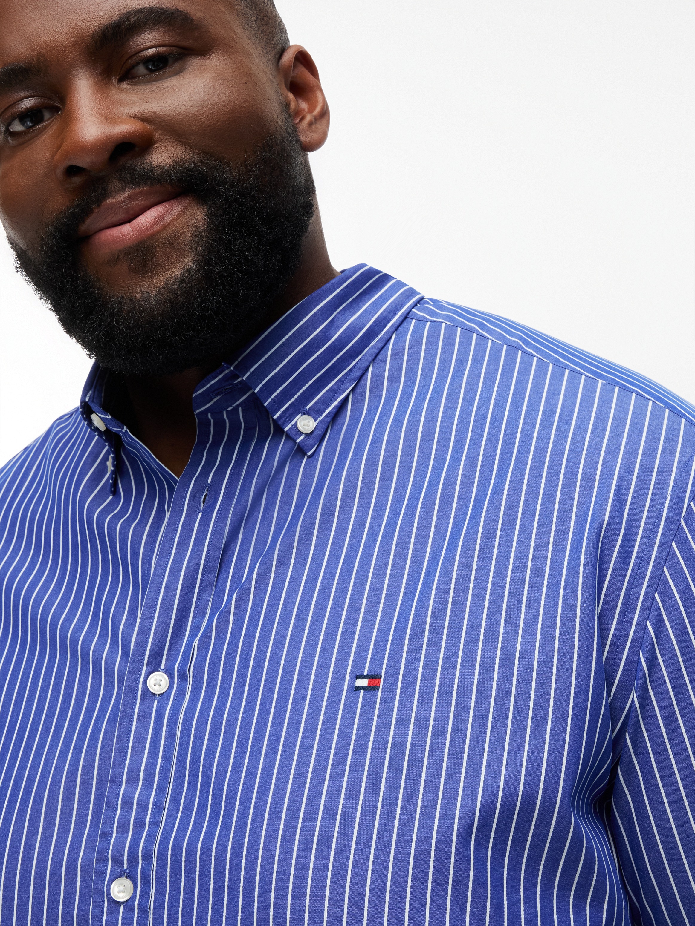 Thumbnail - Tommy Hilfiger Big & Tall Kurzarmhemd "FLEX POPLIN" Große Größen, regular fit, fein gestreift