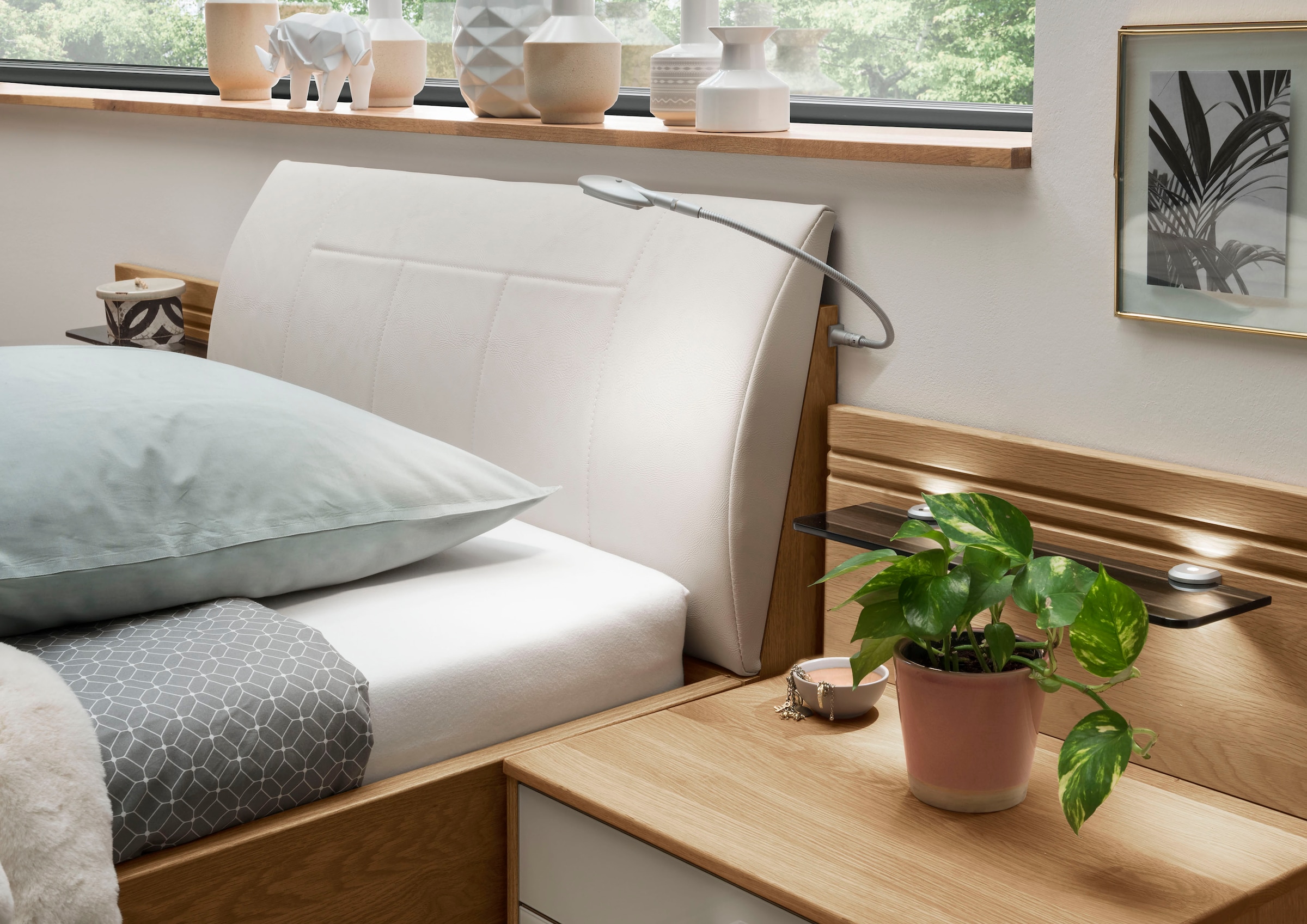 WIEMANN Bett »Kiruna, Bettgestell, Bettrahmen, Eiche Nachbildung, Polsterkopfteil«, (4-fache Liegehöhenverstellung, MADE IN GERMANY), Polsterkopfteil aus Kunstleder, verschiedene Größen, in Komforthöhe