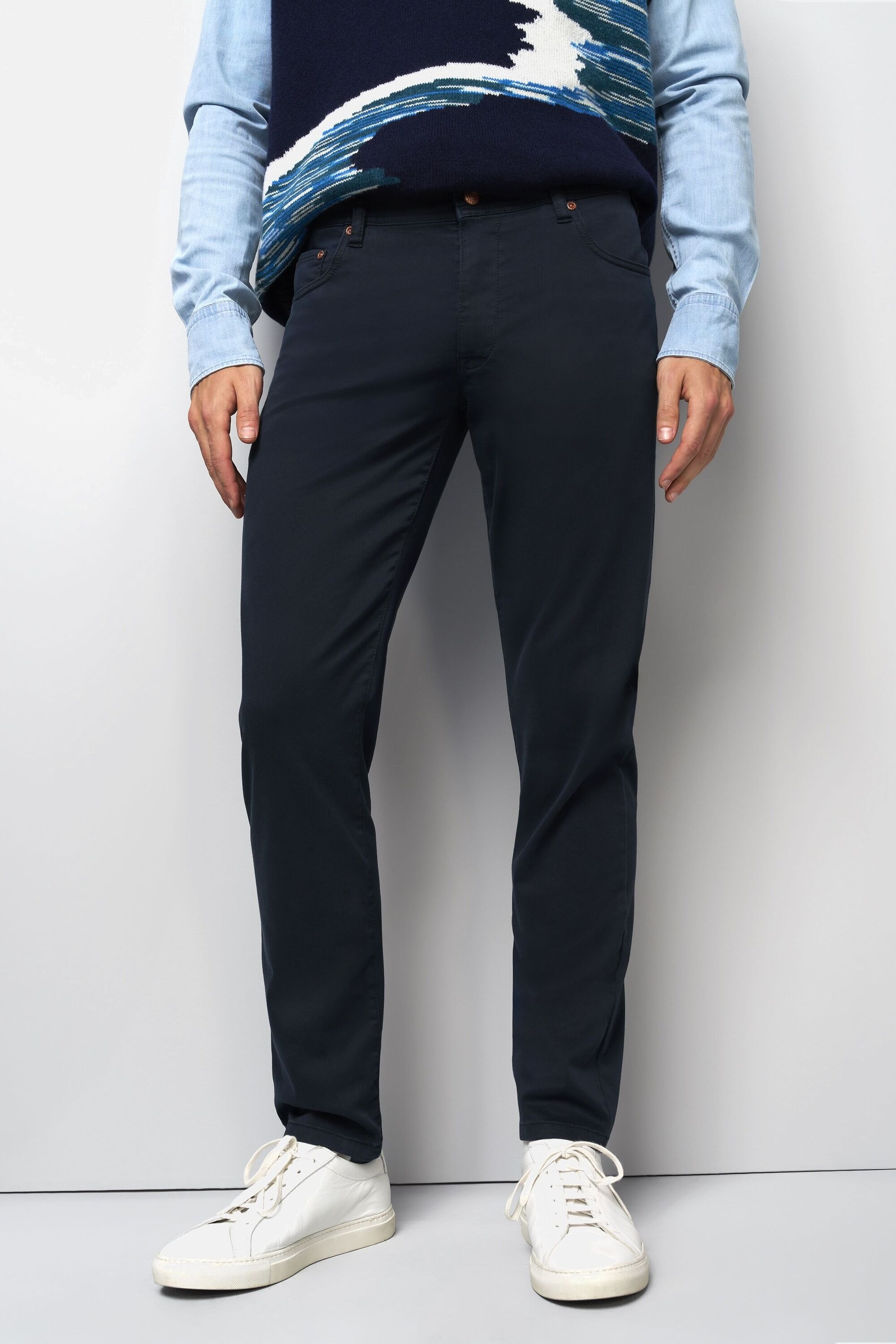 Chinos MEYER "M5 Five Pocket", Damen, Gr. 42, Länge 34, blau (dunkelblau), 89% Baumwolle, 8% Elastomultiester, 3% Elasthan, unifarben, regular fit lang, Hosen, M5 Five aus High Performance Satin 3